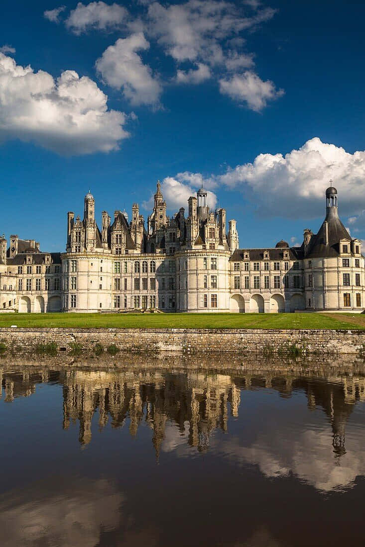 Chateau De Chambord, Renaissance architecture, ornate towers, SD Phone Wallpaper