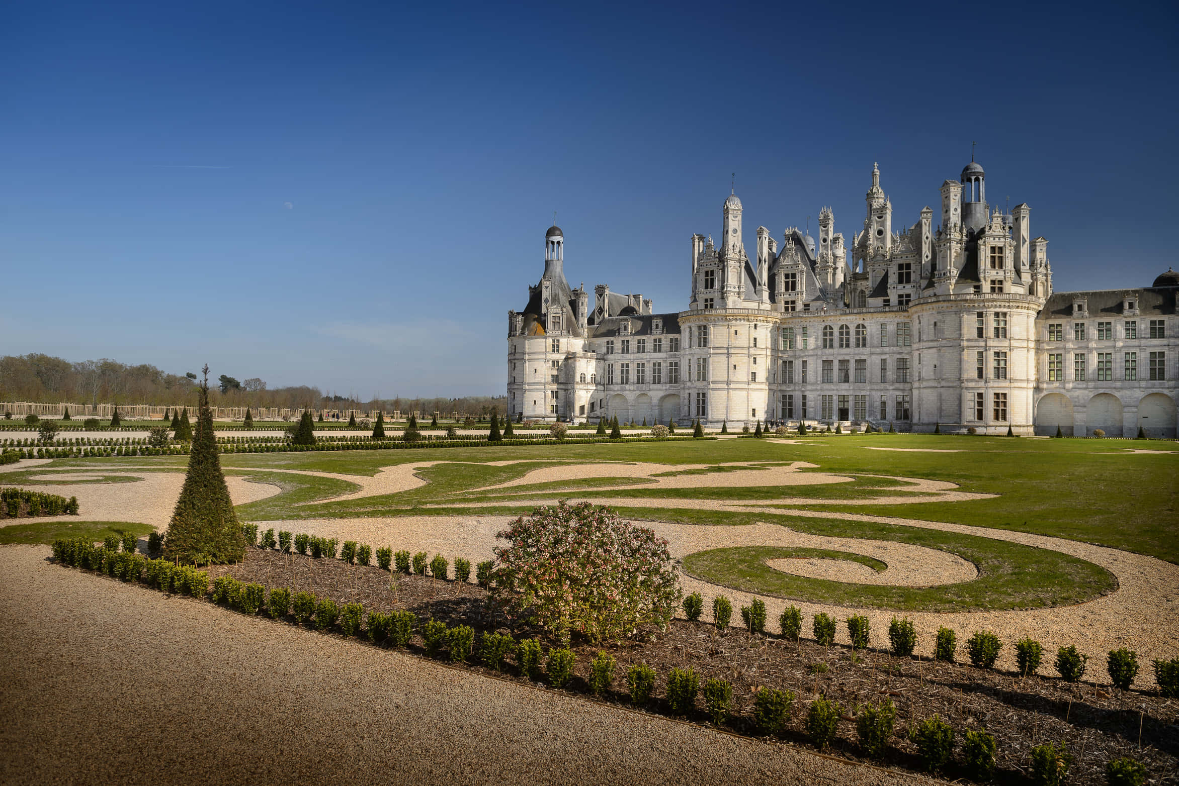 Chateau De Chambord, white chateau, ornate towers, Full HD Desktop Wallpaper