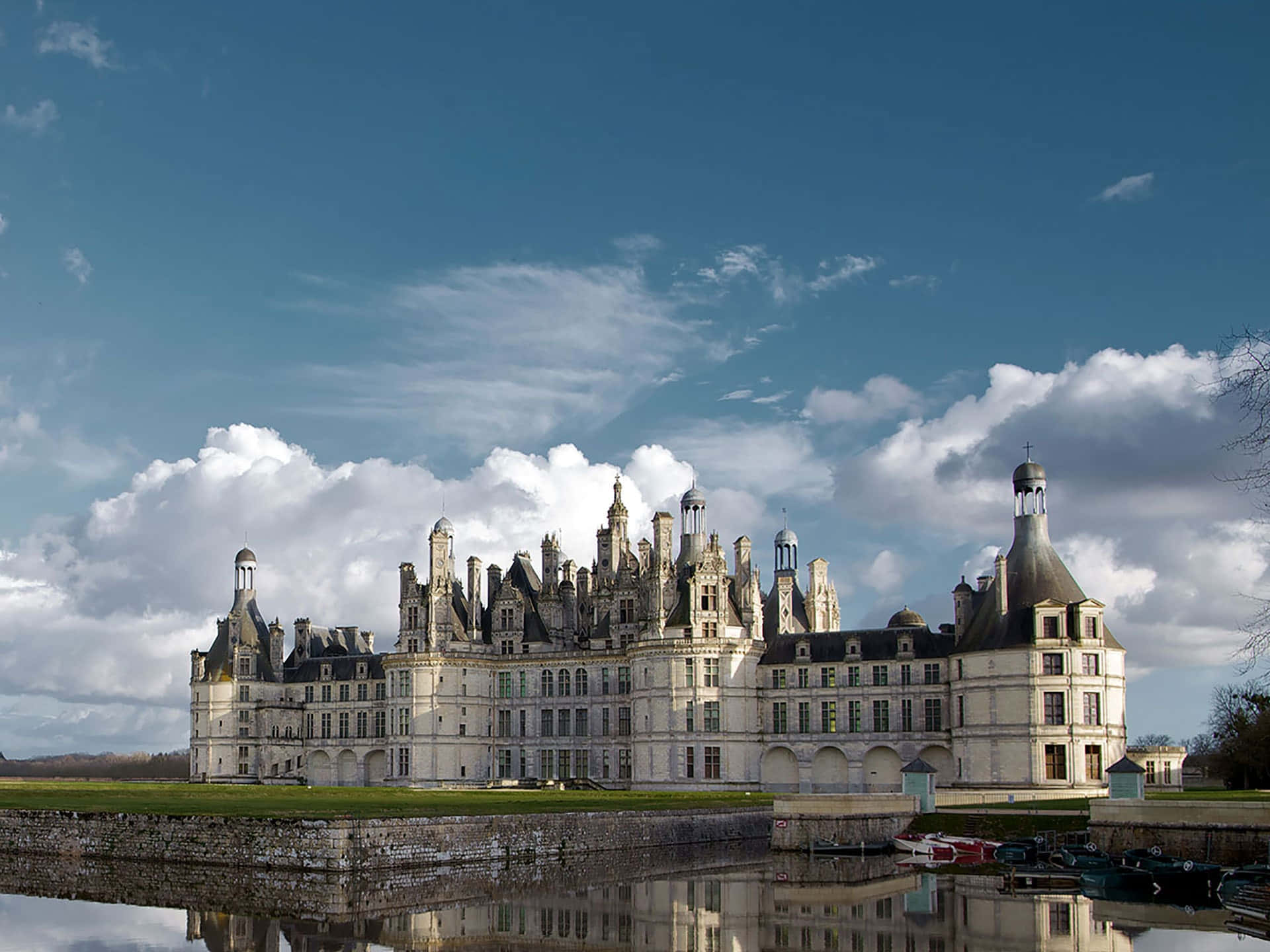Chateau De Chambord, ornate turrets, stone walls, Full HD Desktop Wallpaper