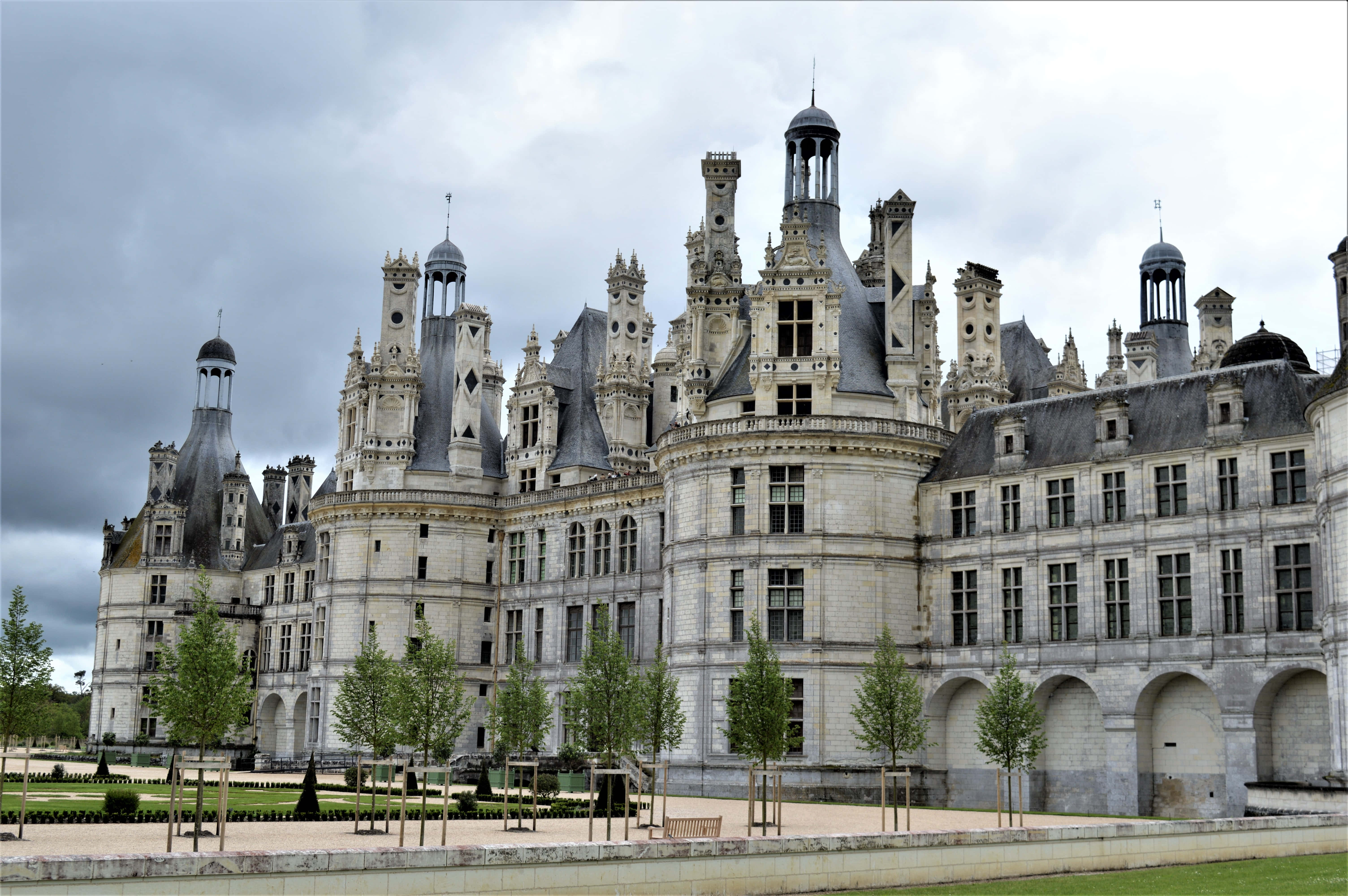 Chateau De Chambord, ornate turrets, gray slate roofs, 5K Desktop Wallpaper