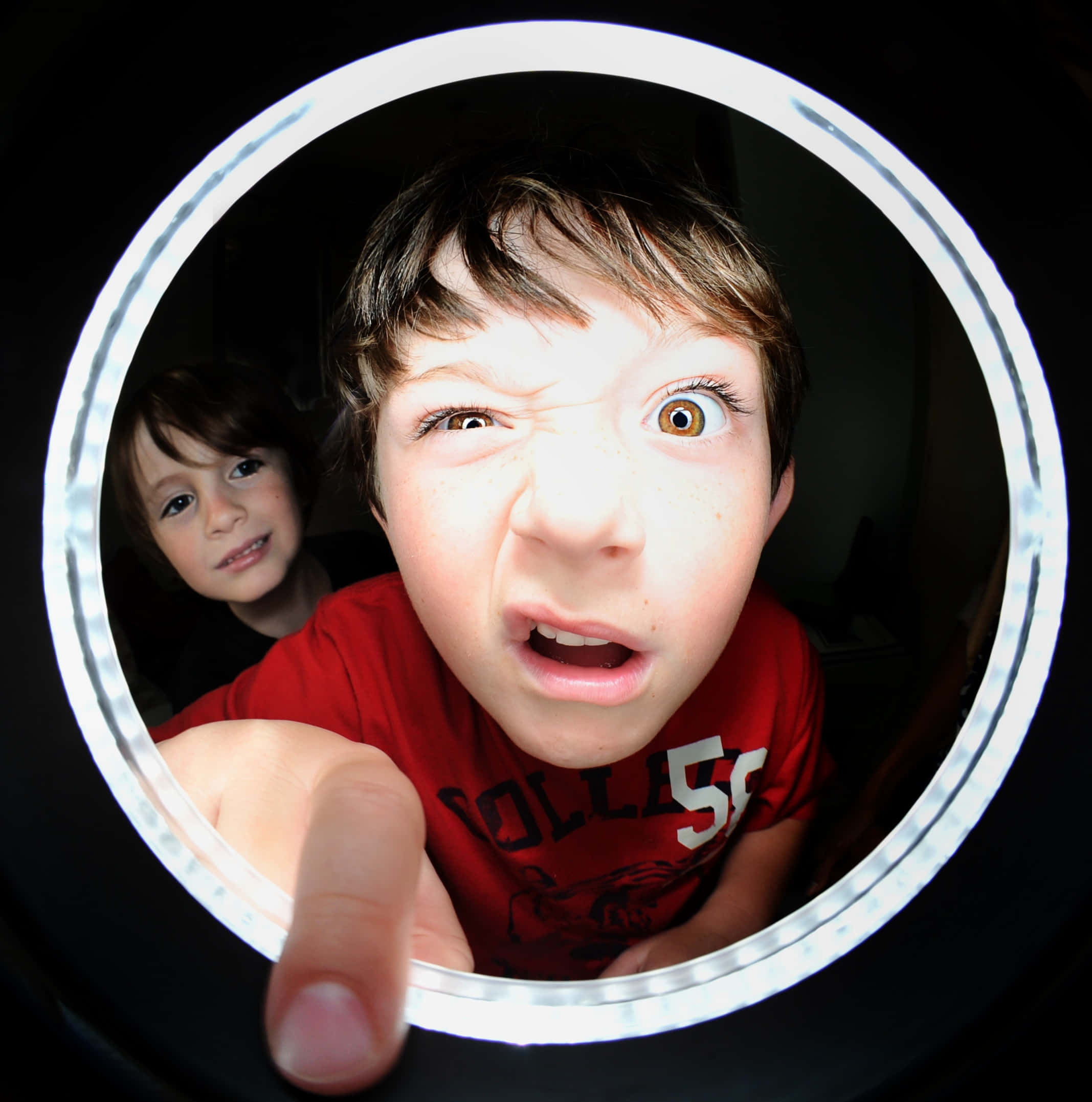 Cheeky Boy, circular light ring, goofy face, Full HD Phone Wallpaper