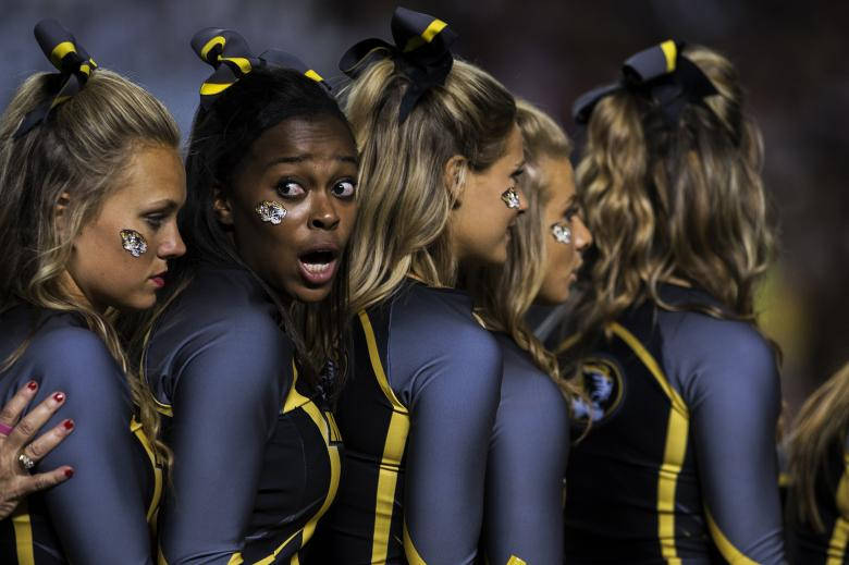 Cheerleader, blue and yellow uniforms, glitter face paint, SD Desktop Wallpaper