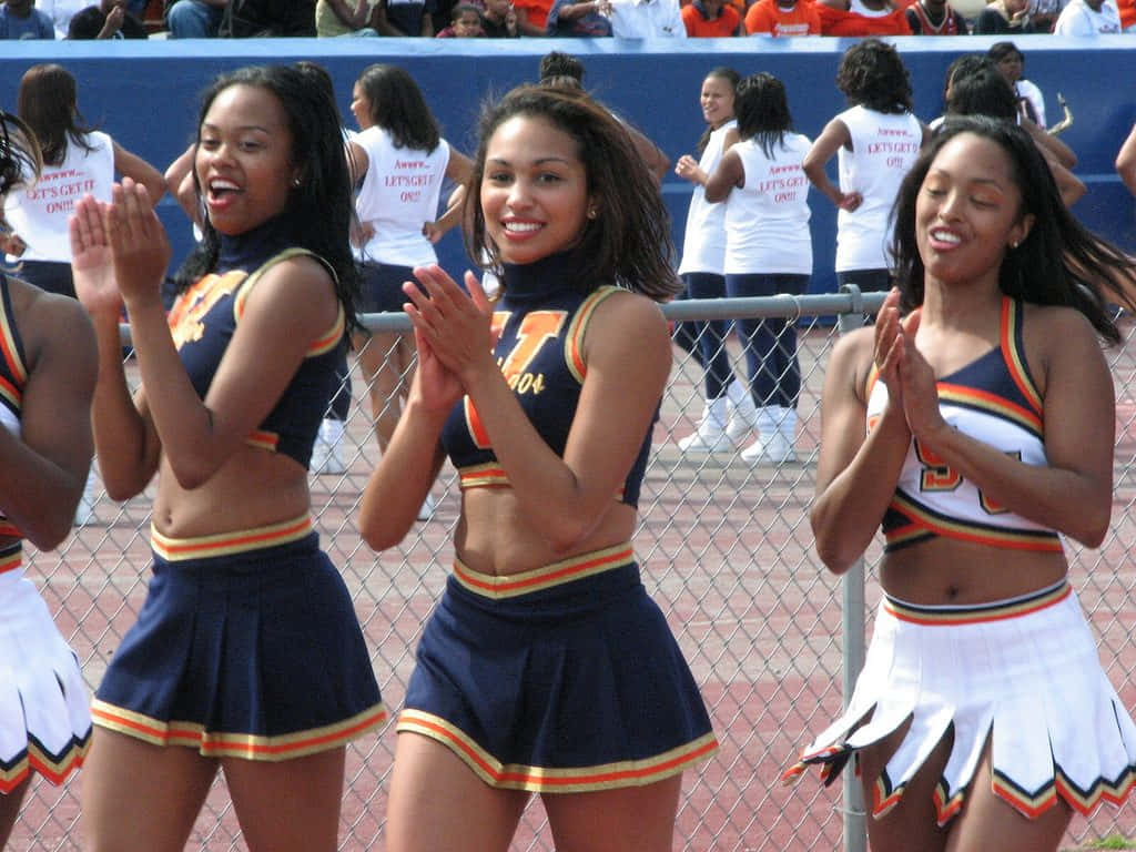 navy and white uniforms, chain link fence, stadium, SD Desktop Wallpaper