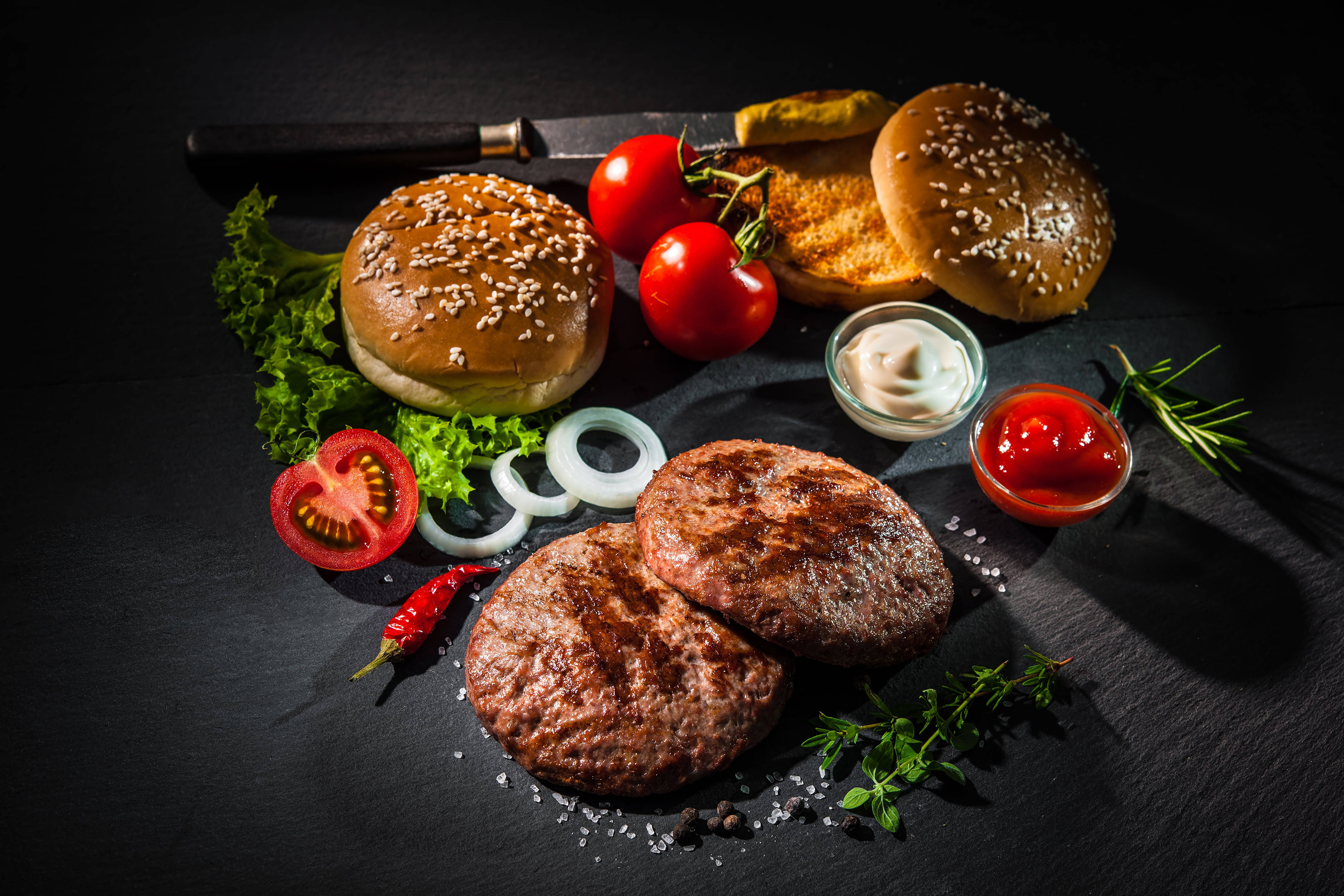 cheeseburger, dark slate, fresh tomatoes, 5K Desktop Wallpaper