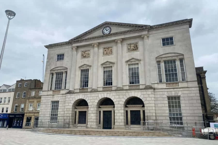 Chelmsford, United Kingdom, neoclassical stone building, SD Desktop Wallpaper