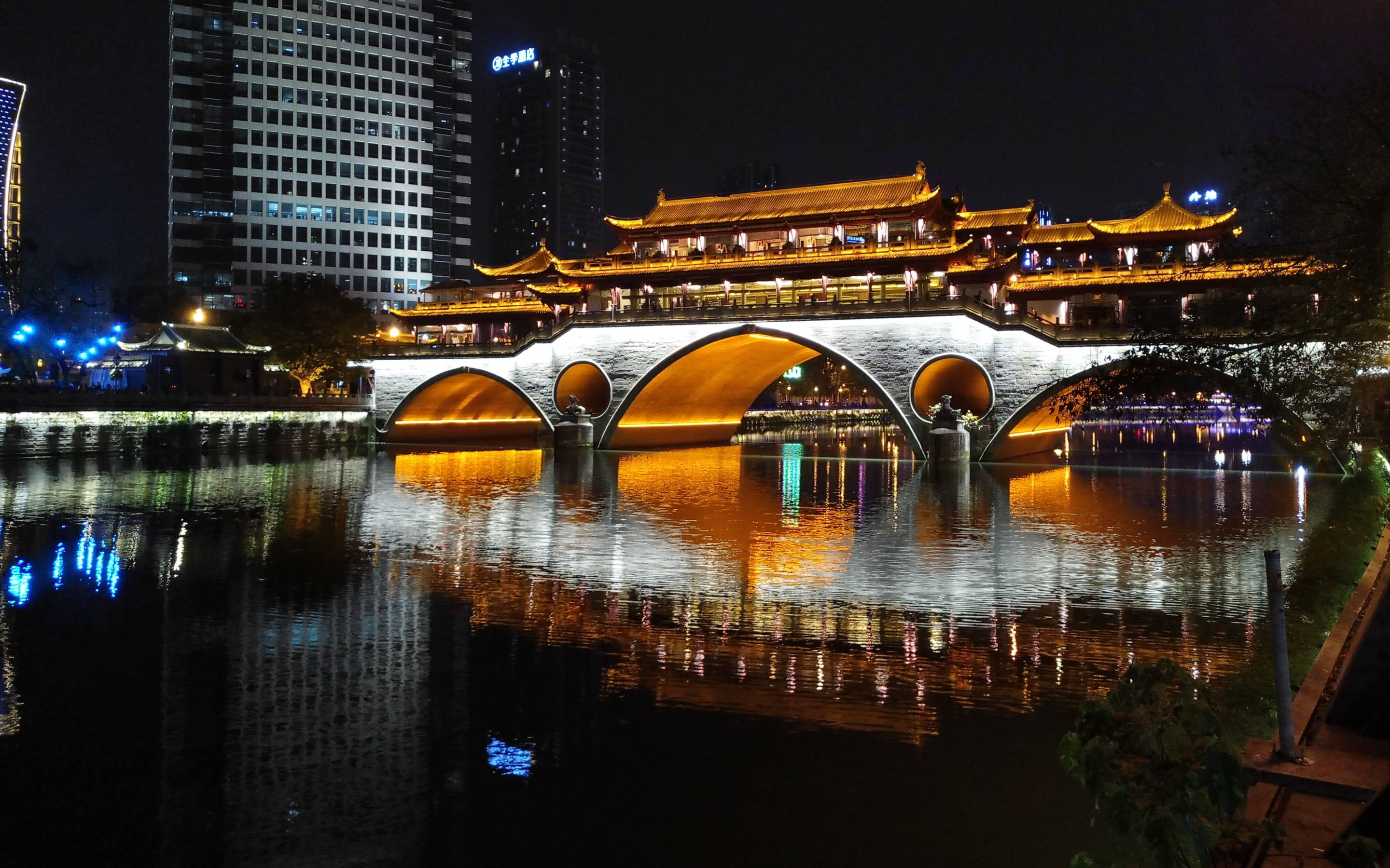 Chengdu, traditional Chinese bridge, arched stone supports, 2K Desktop Wallpaper