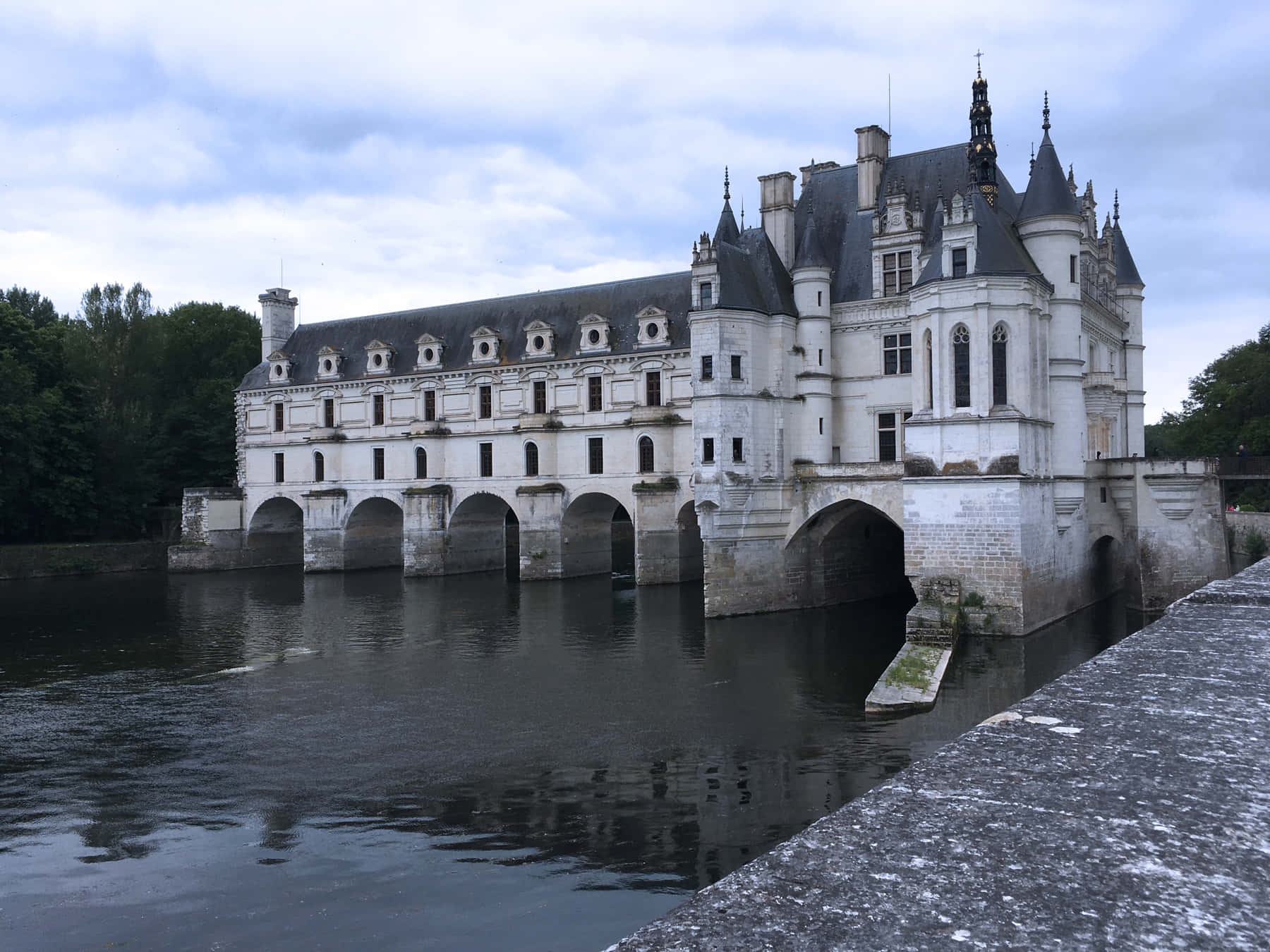 Chenonceau, white stone castle, arched bridges, HD Desktop Wallpaper