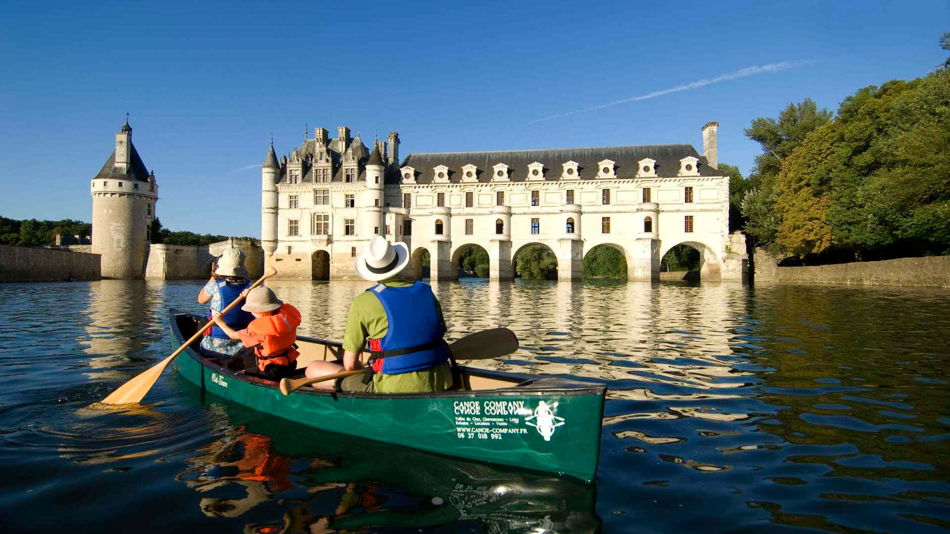 Chenonceau, green canoe, calm waters, Full HD Desktop Wallpaper