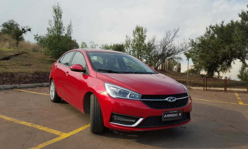 Chery Arrizo 5, vibrant red, paved lot, SD Desktop Wallpaper