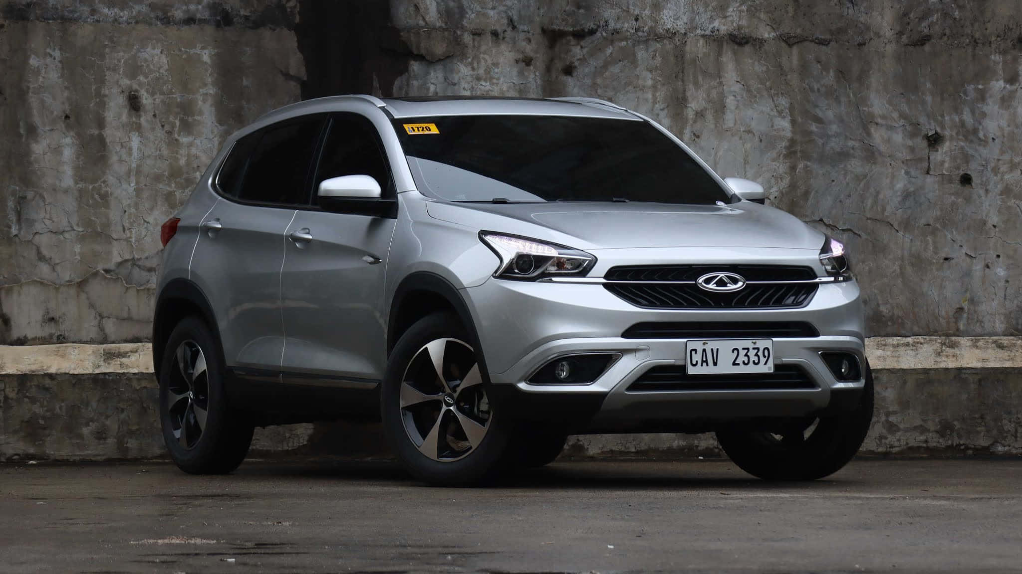 Chery, 2048 x 1152, sleek silver SUV, Full HD Desktop Wallpaper