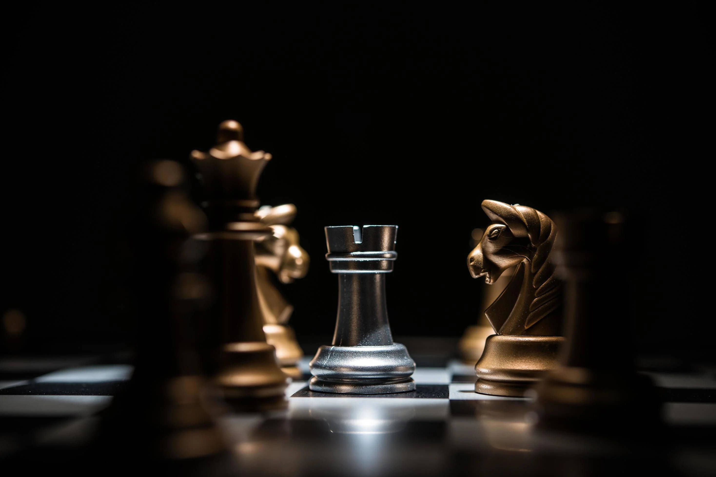 chess battle rook knight, silver rook, golden knight, 2K Desktop Wallpaper