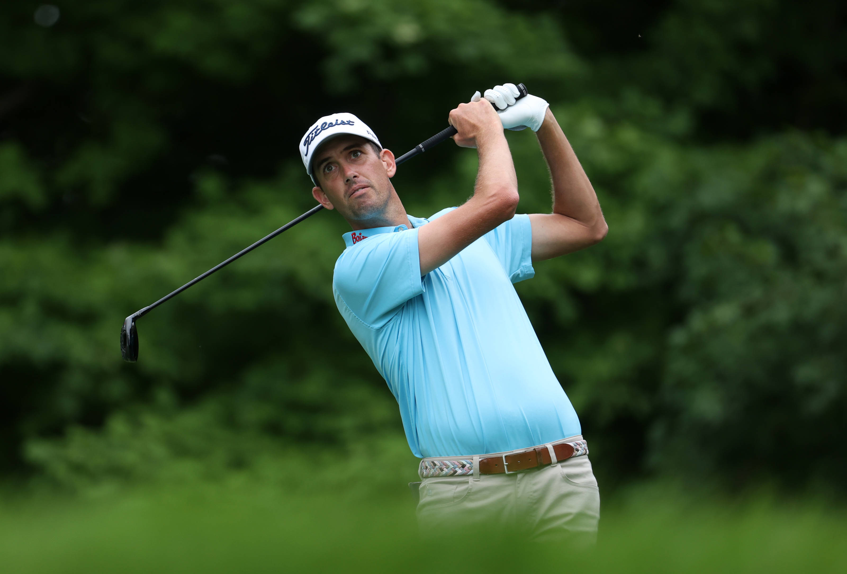 Chesson Hadley, blue shirt, white cap, 2K Desktop Wallpaper