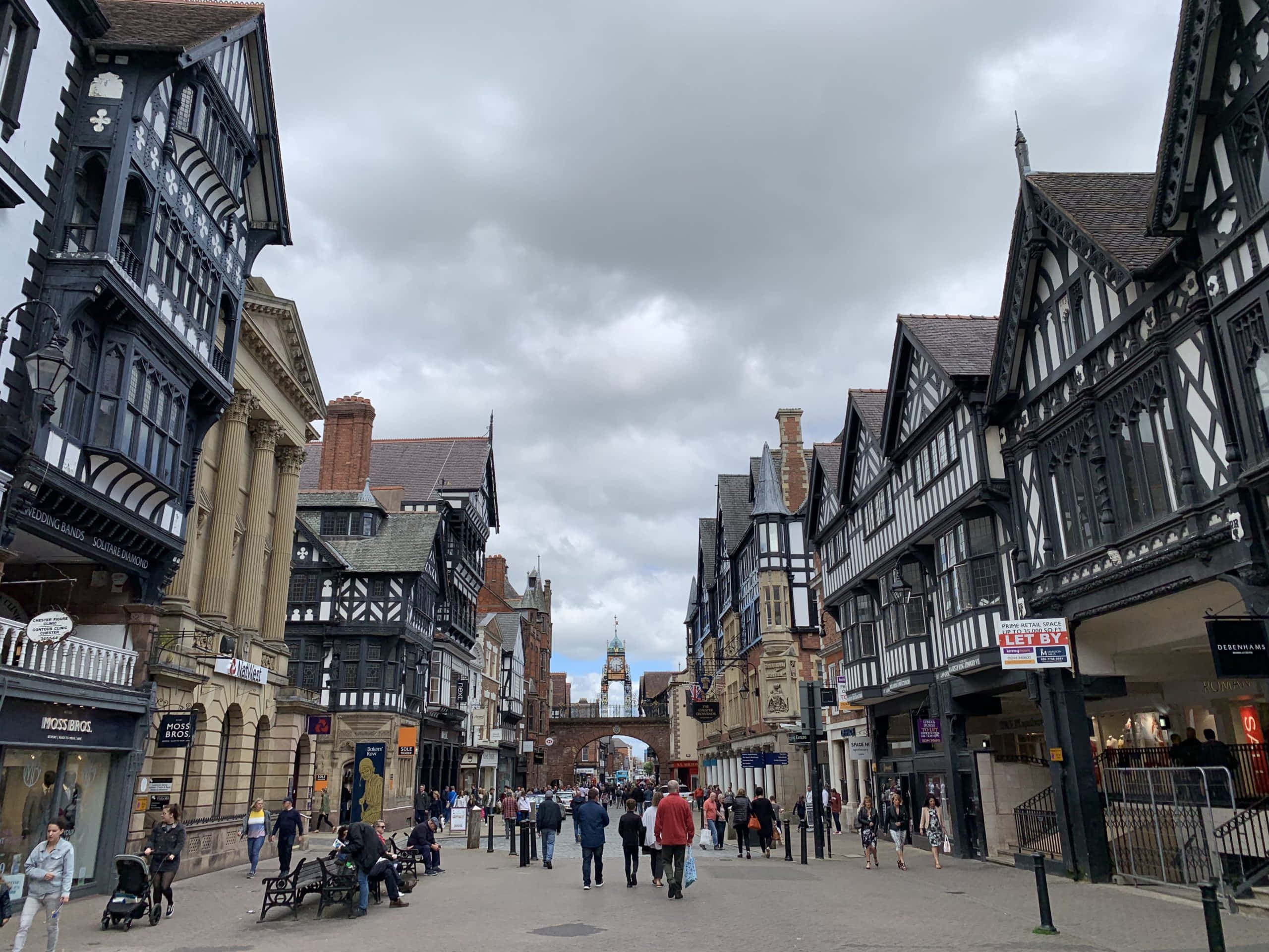 Chester Cityscape, twilight sky, black and white timber-framed buildings, 2K Desktop Wallpaper