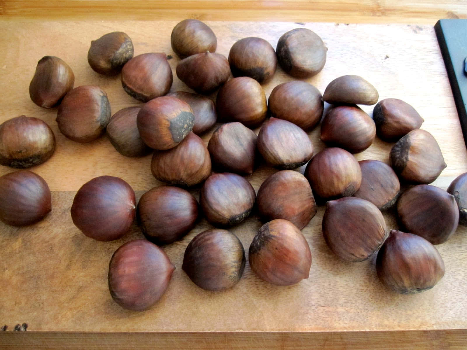 Chestnut, wooden cutting board, glossy brown, HD Desktop Wallpaper