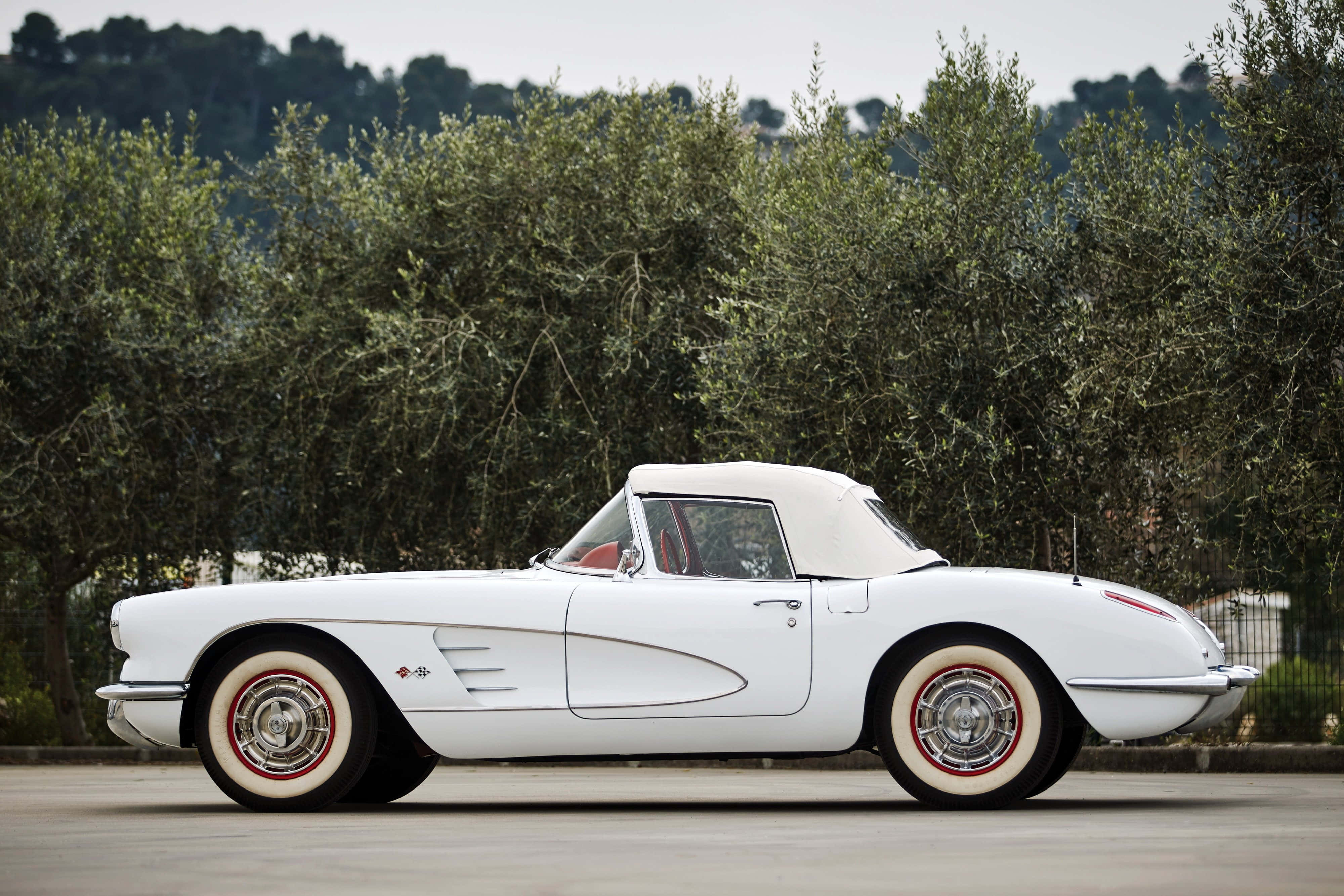 Chevrolet Corvette C1, white, red trim, 4K Desktop Wallpaper