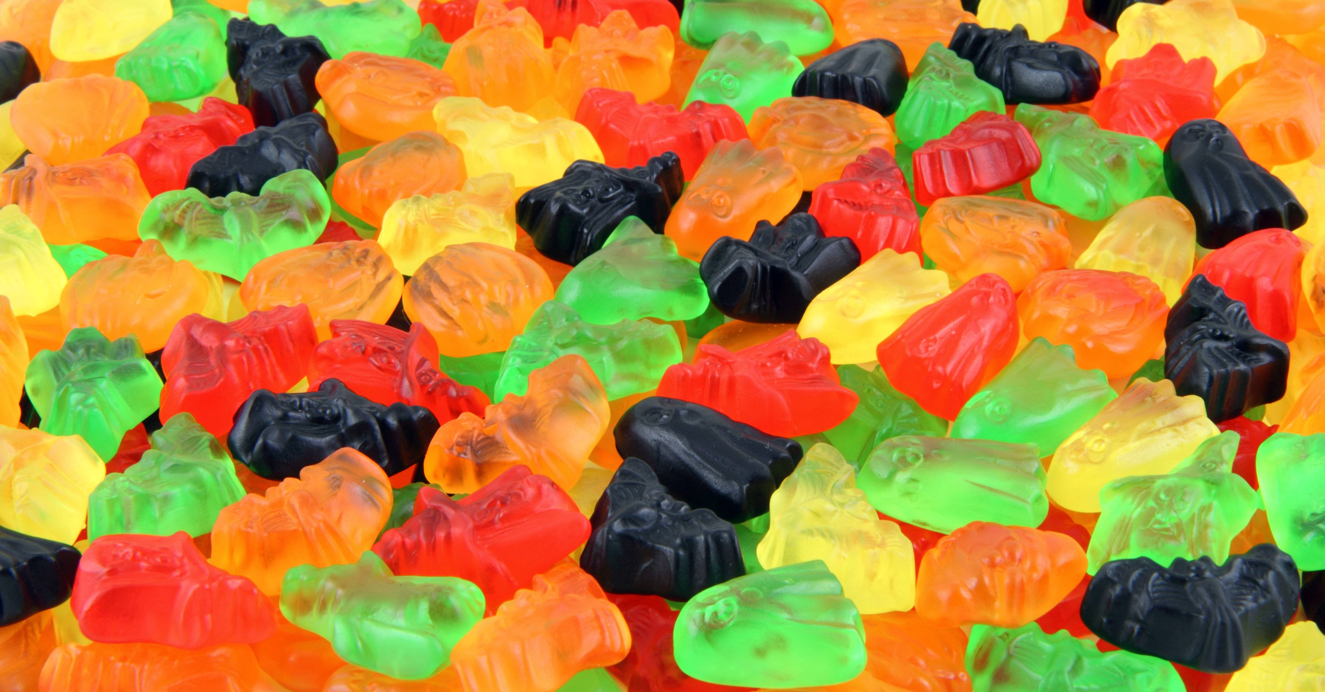Chewy, gummy bears, bright red, 4K Desktop Wallpaper