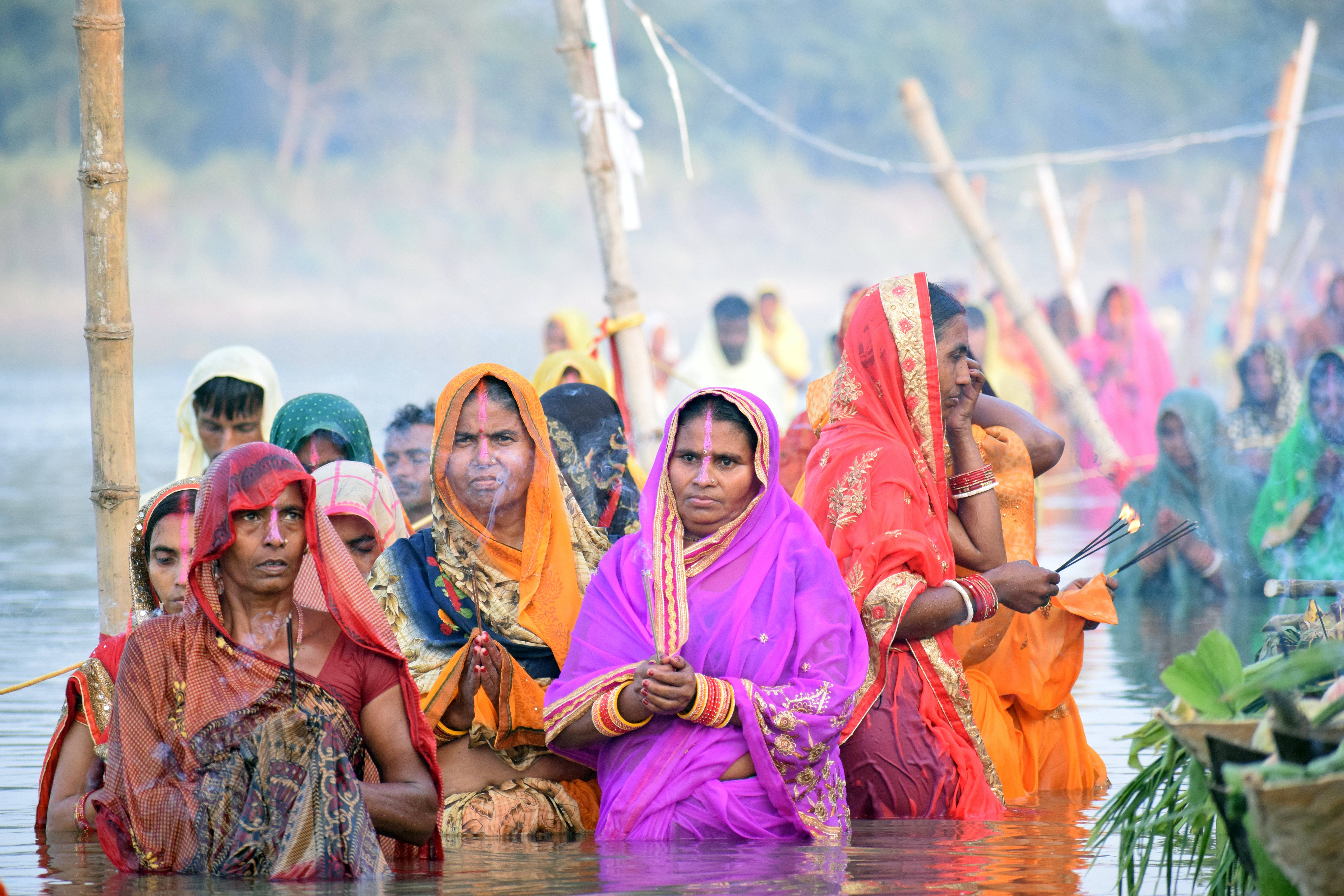Chhath Puja, vibrant saris, misty river, 5K Desktop Wallpaper