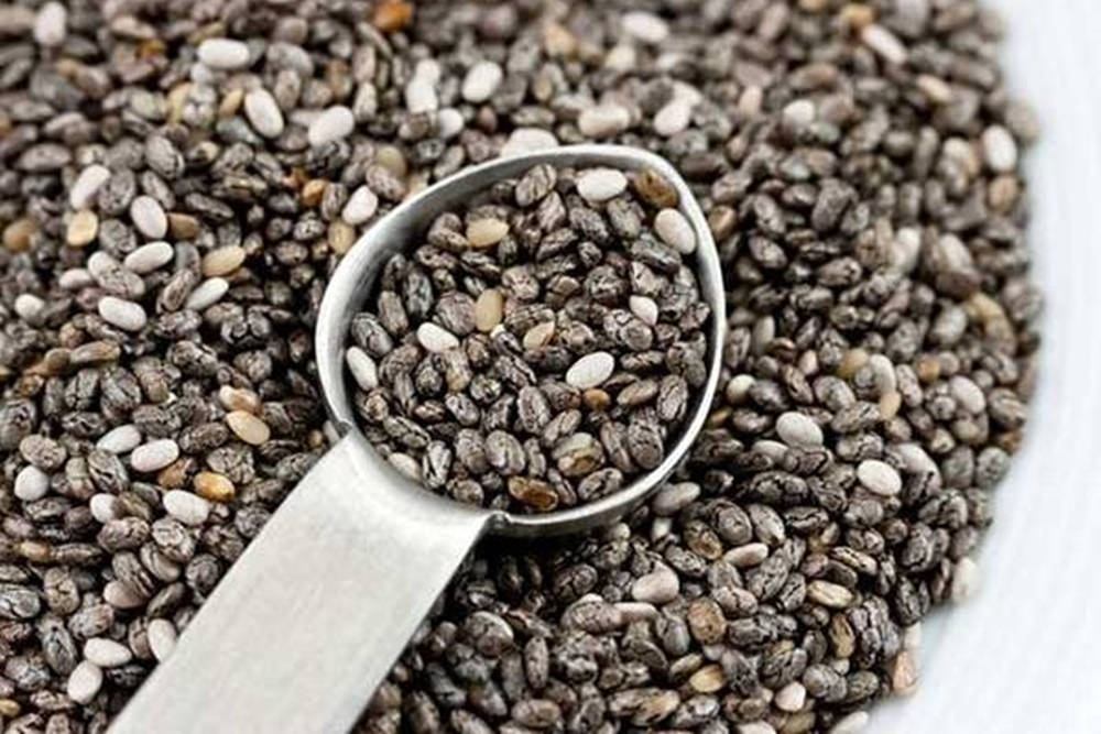 Chia Seeds, steel measuring spoon, glossy black and white chia seeds, SD Desktop Wallpaper