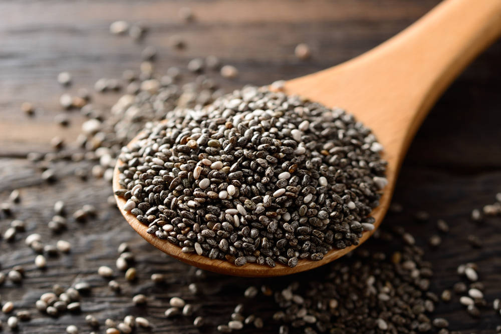 spoonful of chia seeds, black and white chia seeds, wooden spoon, SD Desktop Wallpaper