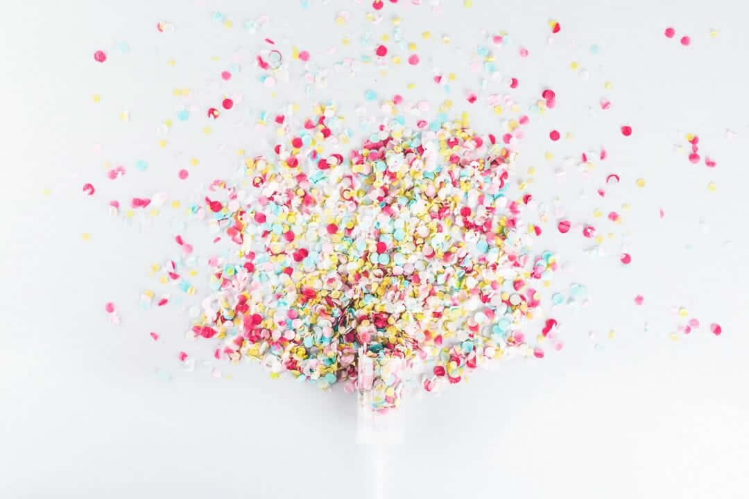 confetti, bottle, clear tube, SD Desktop Wallpaper
