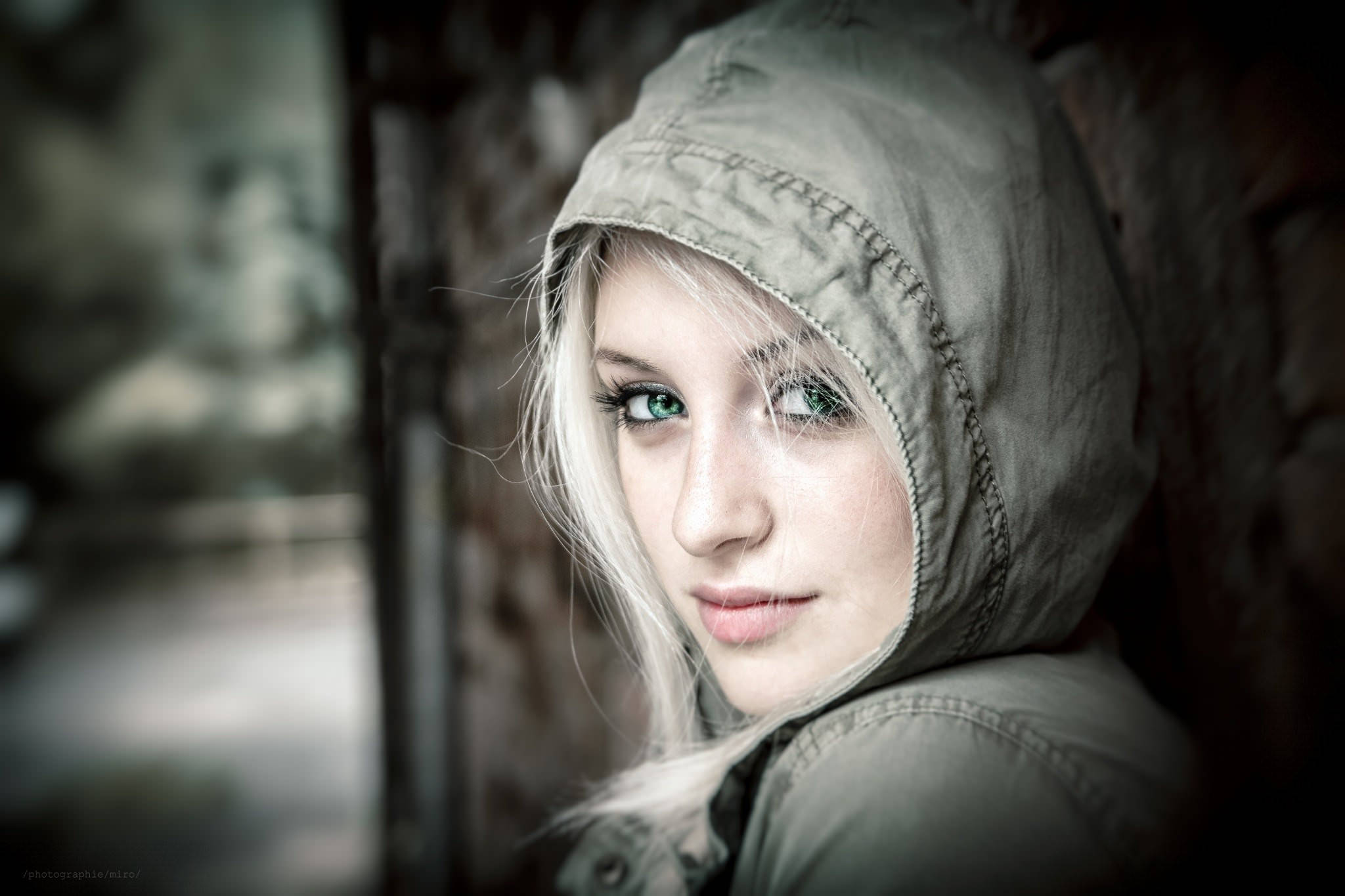 Chica Bonita, green eyes, blonde hair, Full HD Desktop Wallpaper