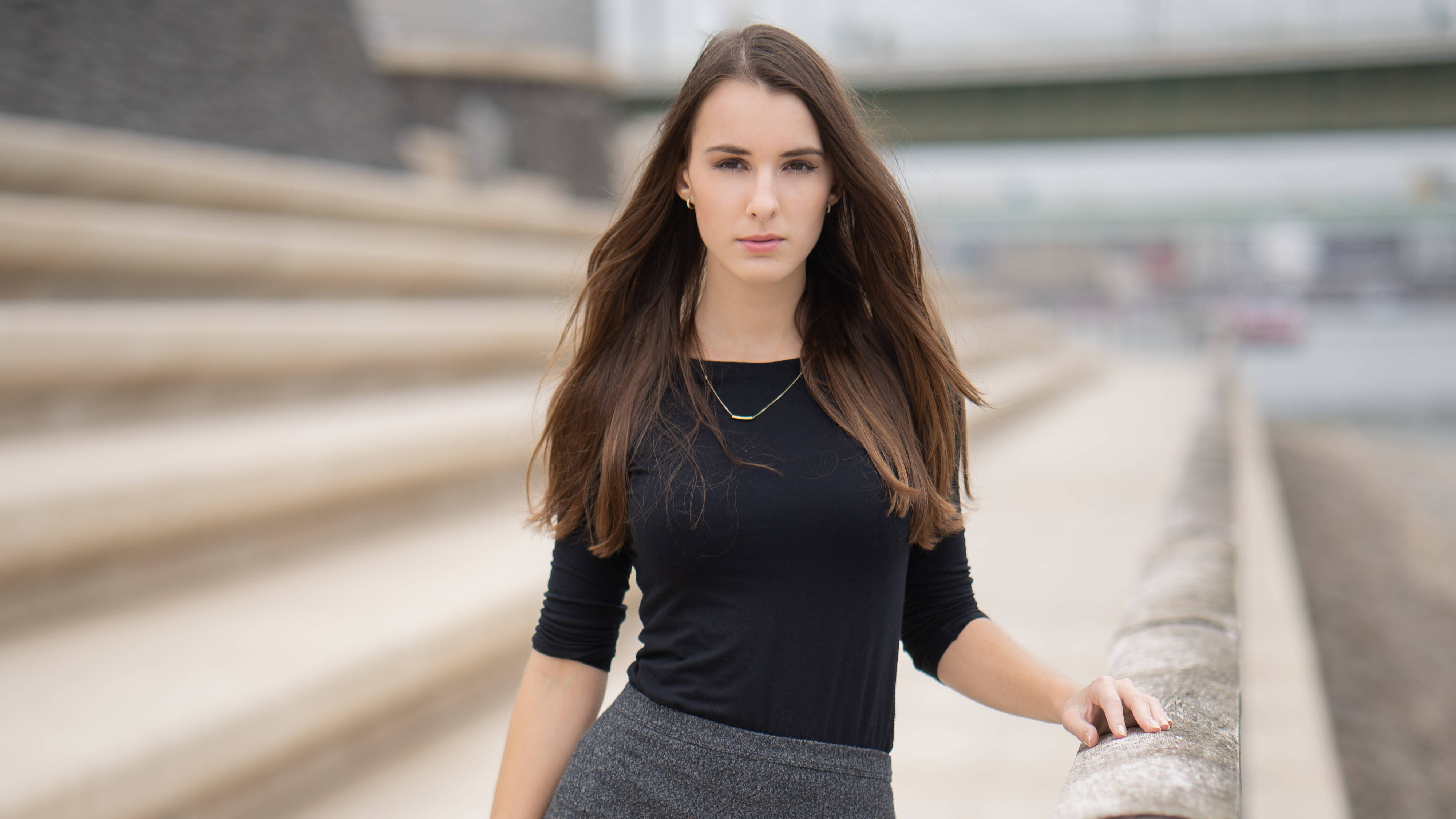 Chica Bonita, racetrack, concrete bridge railing, 4K Desktop Wallpaper