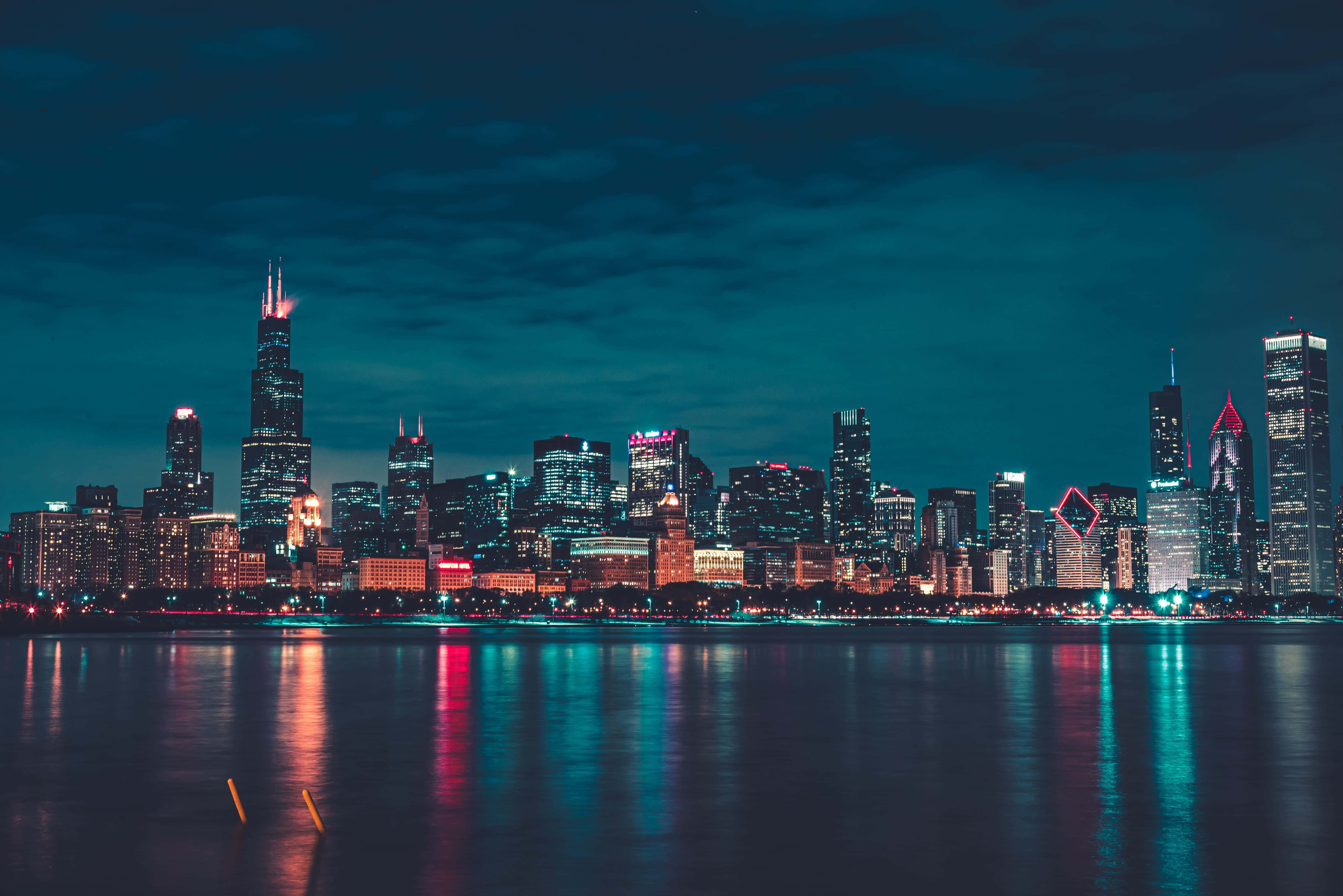 Chicago skyline, night, glowing skyscrapers, 4K Desktop Wallpaper