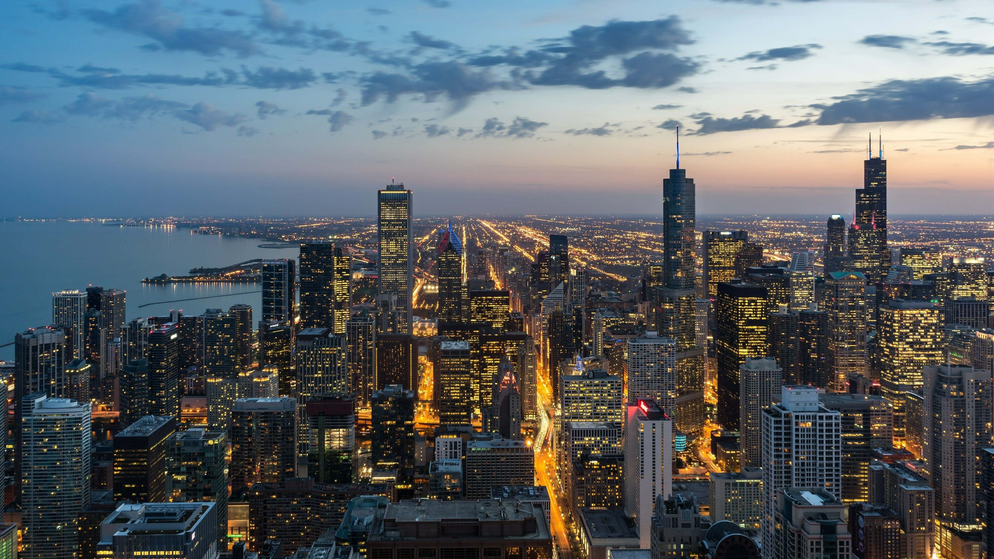 Chicago skyline, dusk, golden city lights, 4K Desktop Wallpaper