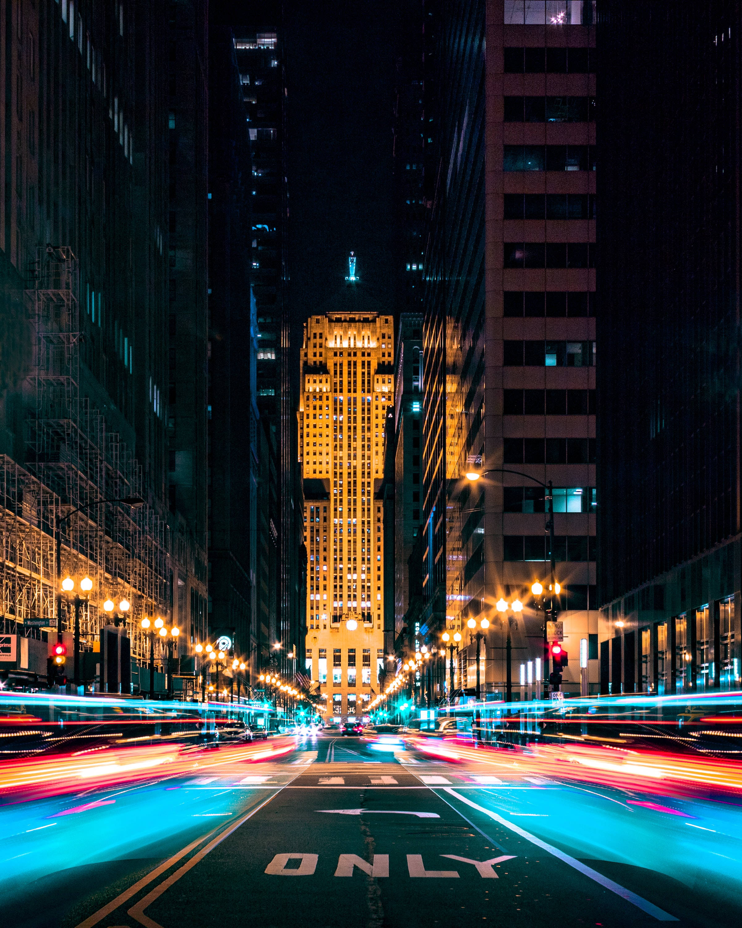 Chicago Skyline, neon light, nighttime city street, 2K Phone Wallpaper