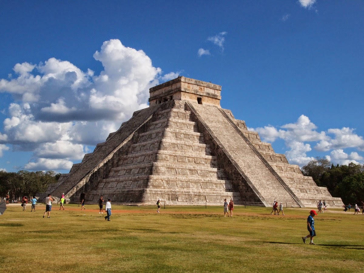 Chichen Itza, giant pyramid temple, ancient Mayan pyramid, SD Desktop Wallpaper
