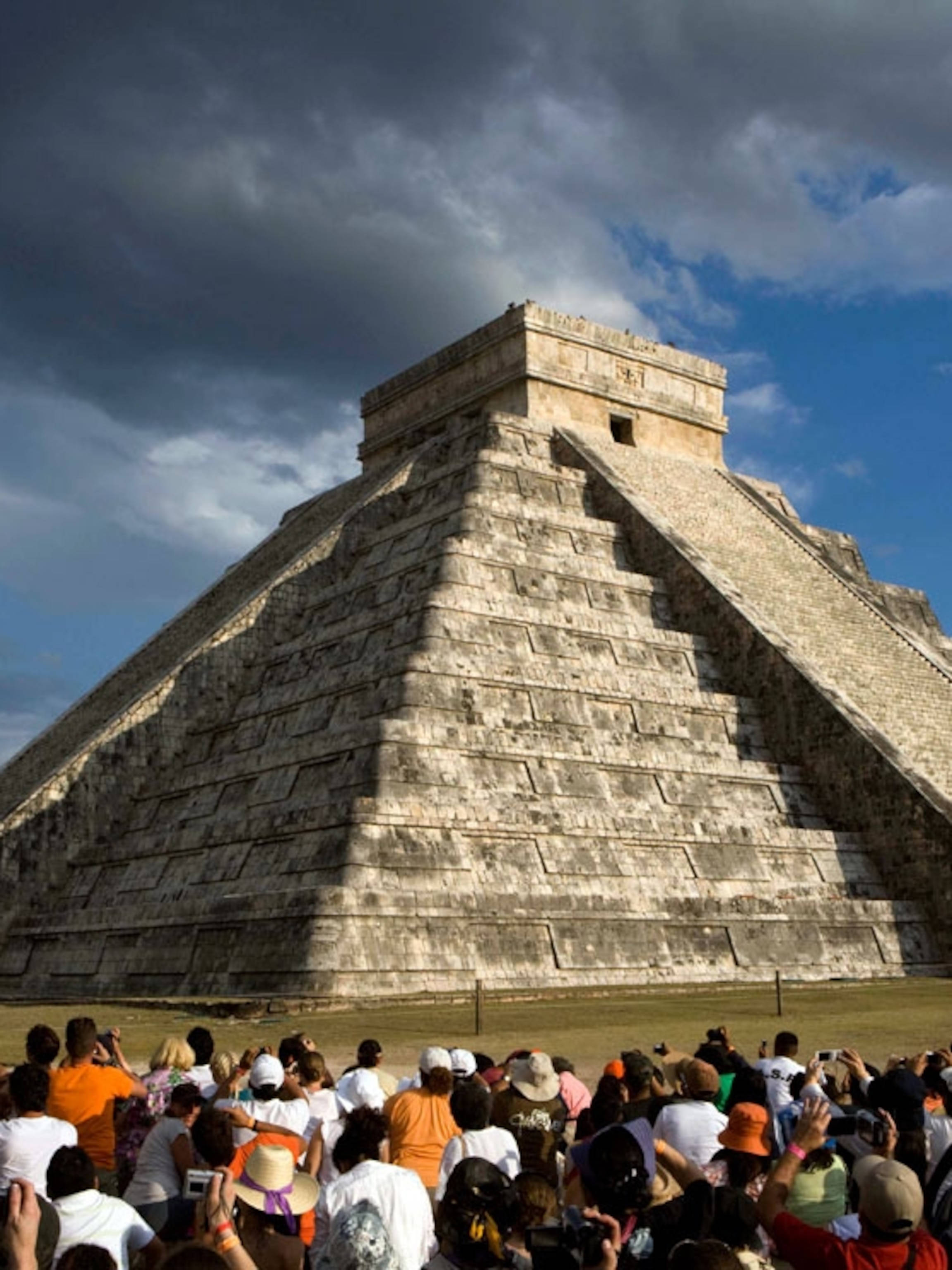 Chichen Itza, ancient Mayan pyramid, cloudy sky, 2K Phone Wallpaper