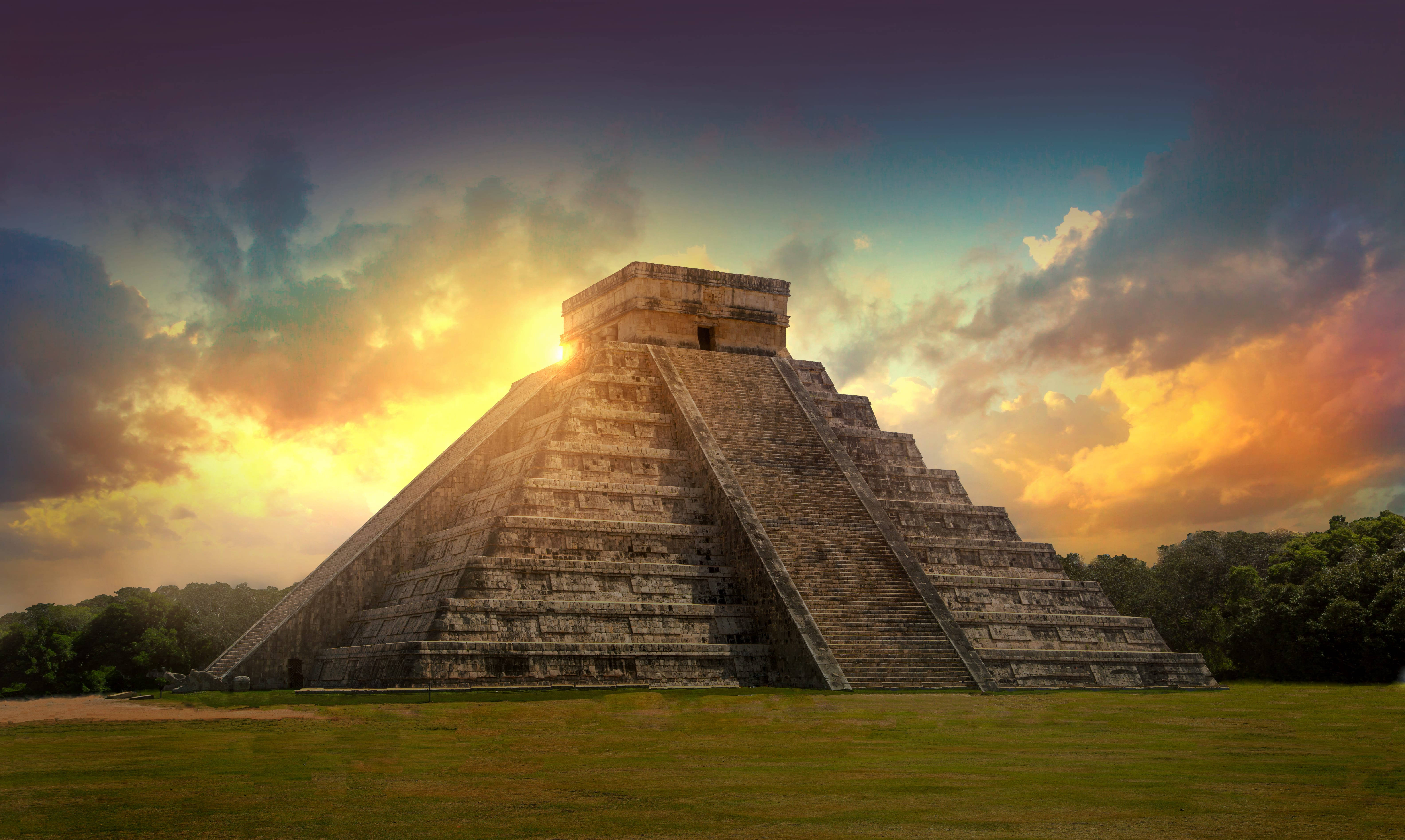 Chichen Itza, beautiful sunset, golden clouds, 5K Desktop Wallpaper
