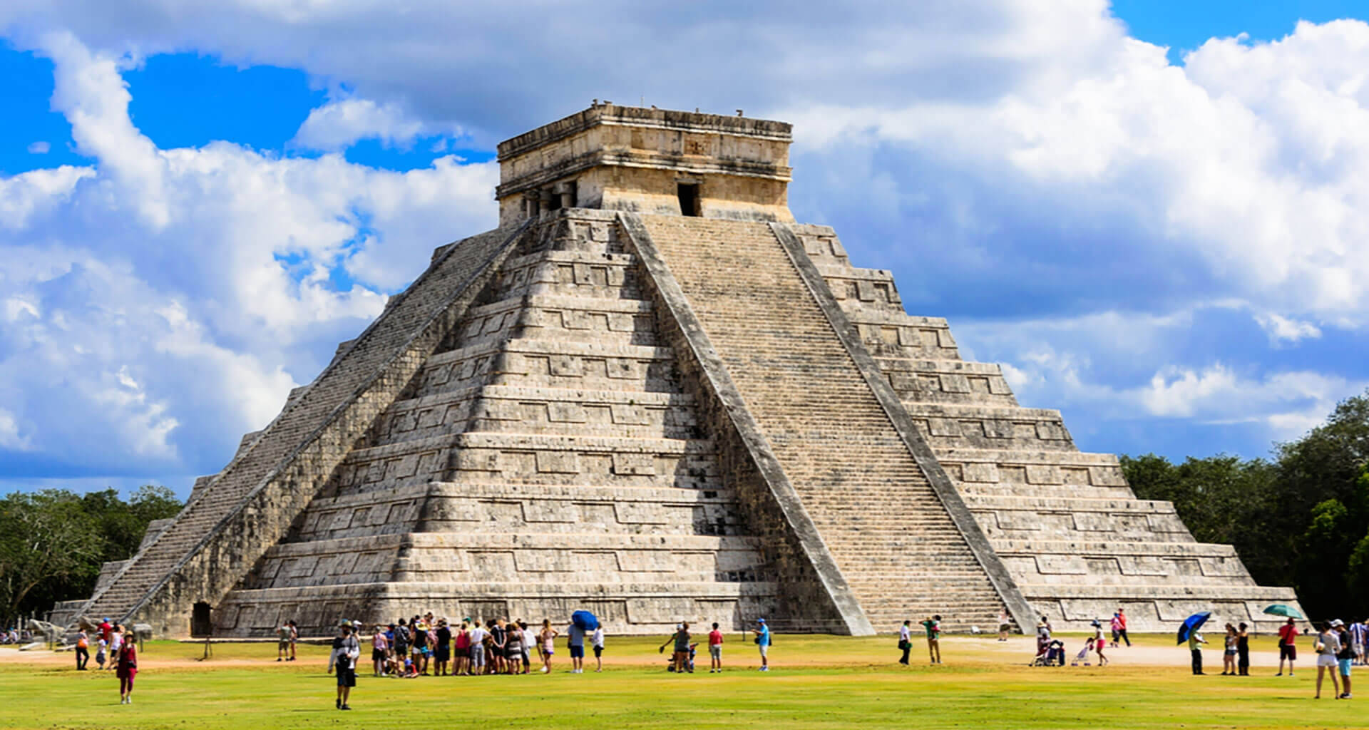 Chichen Itza, ancient Mayan pyramid, steep stone steps, Full HD Desktop Wallpaper