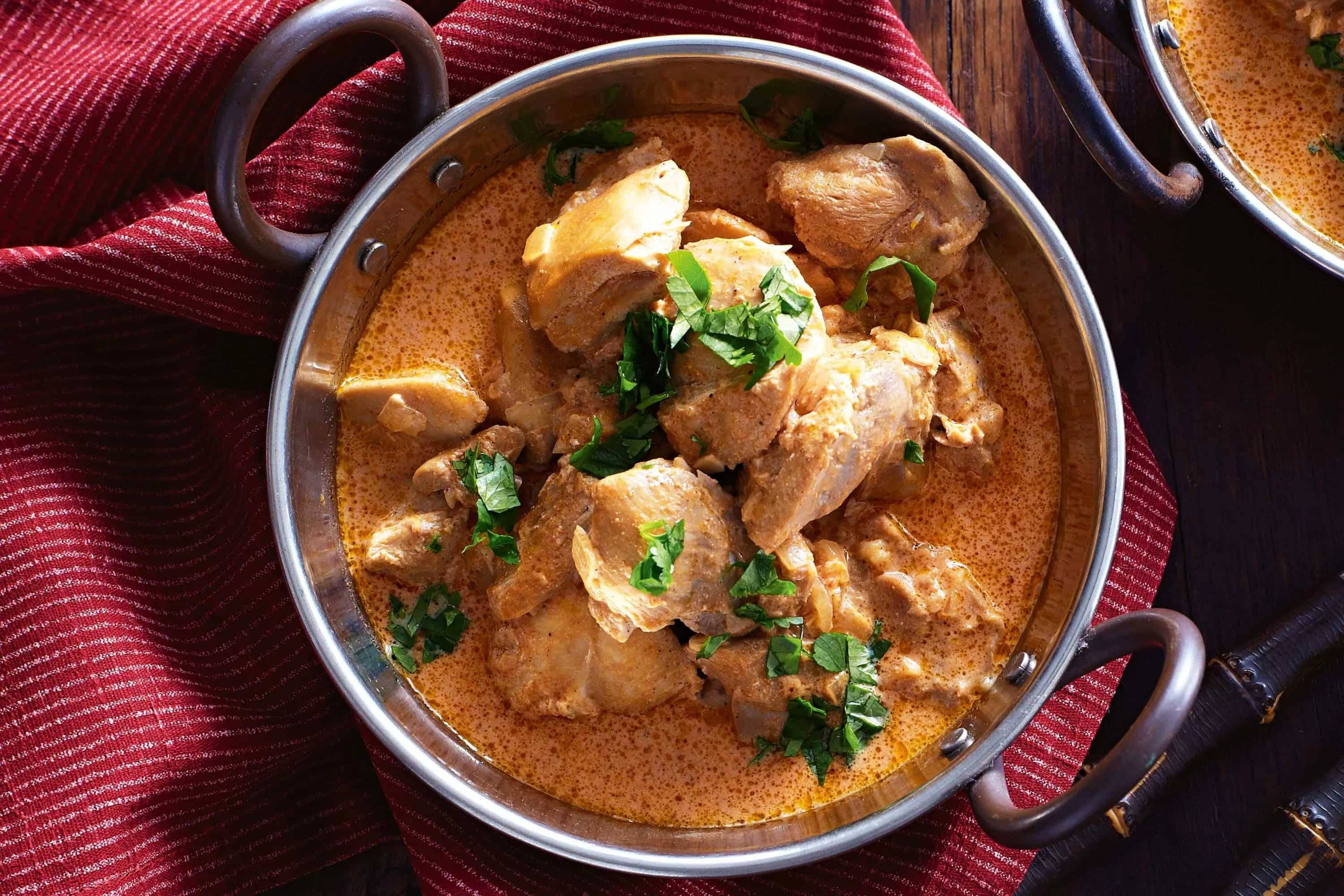 butter chicken, metal karahi bowl, fresh cilantro, 2K Desktop Wallpaper
