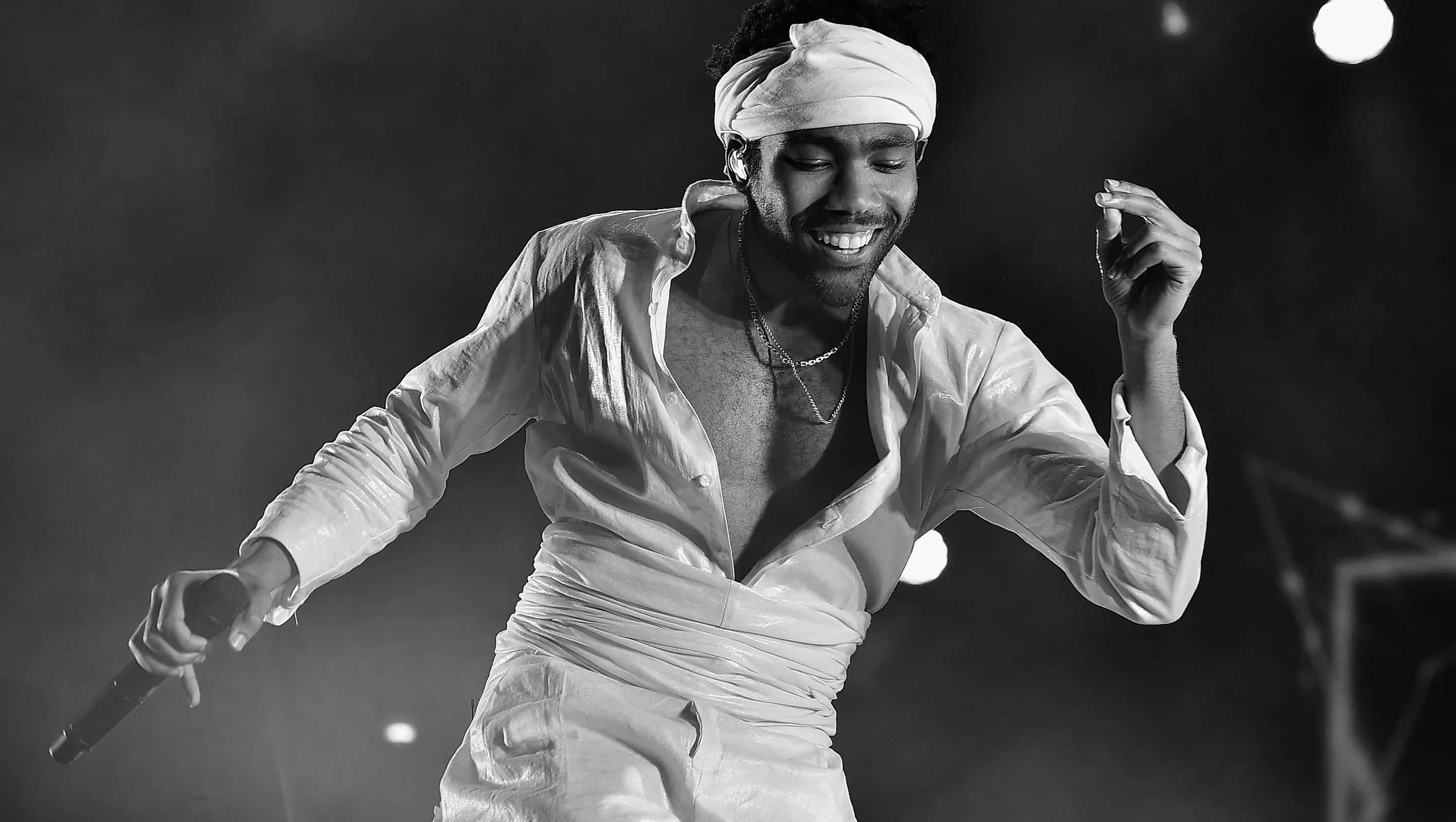 Childish Gambino, white outfit, headwrap, 2K Desktop Wallpaper