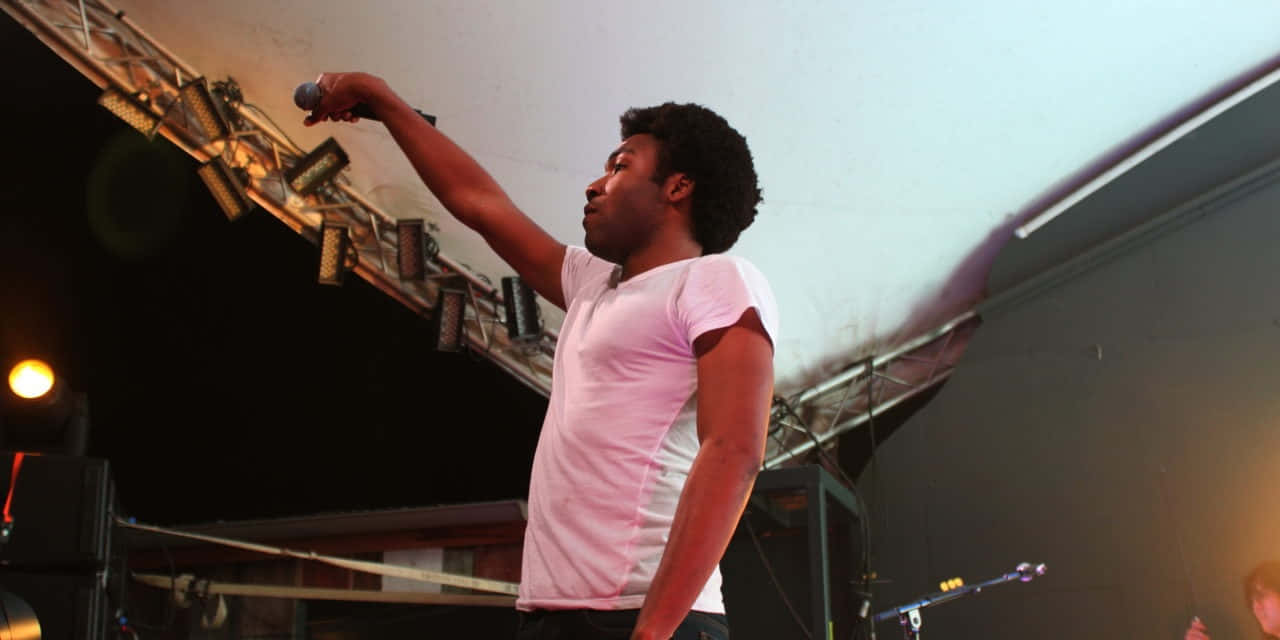 Childish Gambino, white t-shirt, lit outdoor stage, HD Desktop Wallpaper