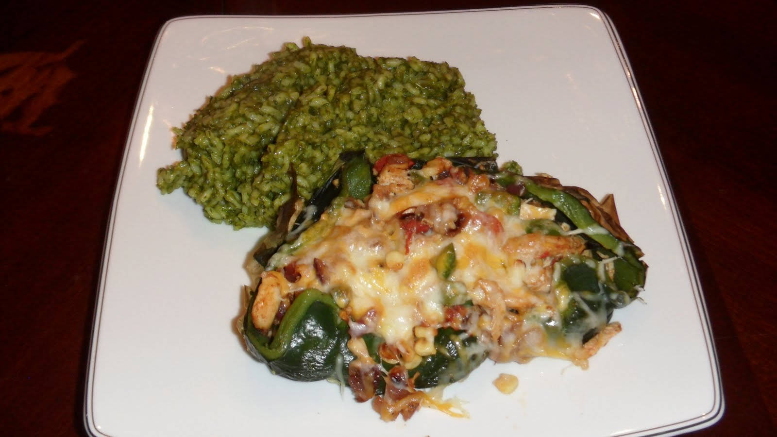 baked poblano chili rellenos, roasted salsa verde, white plate, HD Desktop Wallpaper