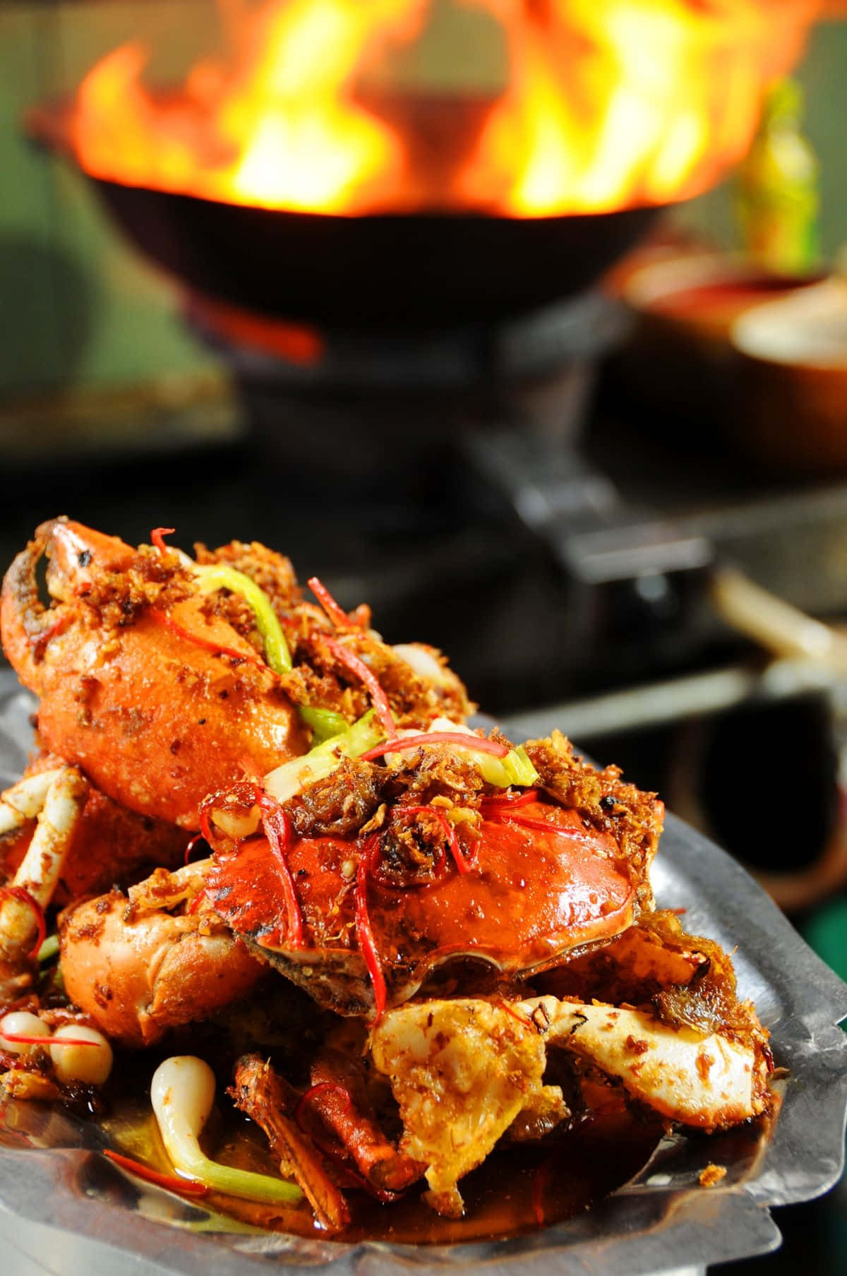 stir fried chilli crab, flames, wok, HD Phone Wallpaper