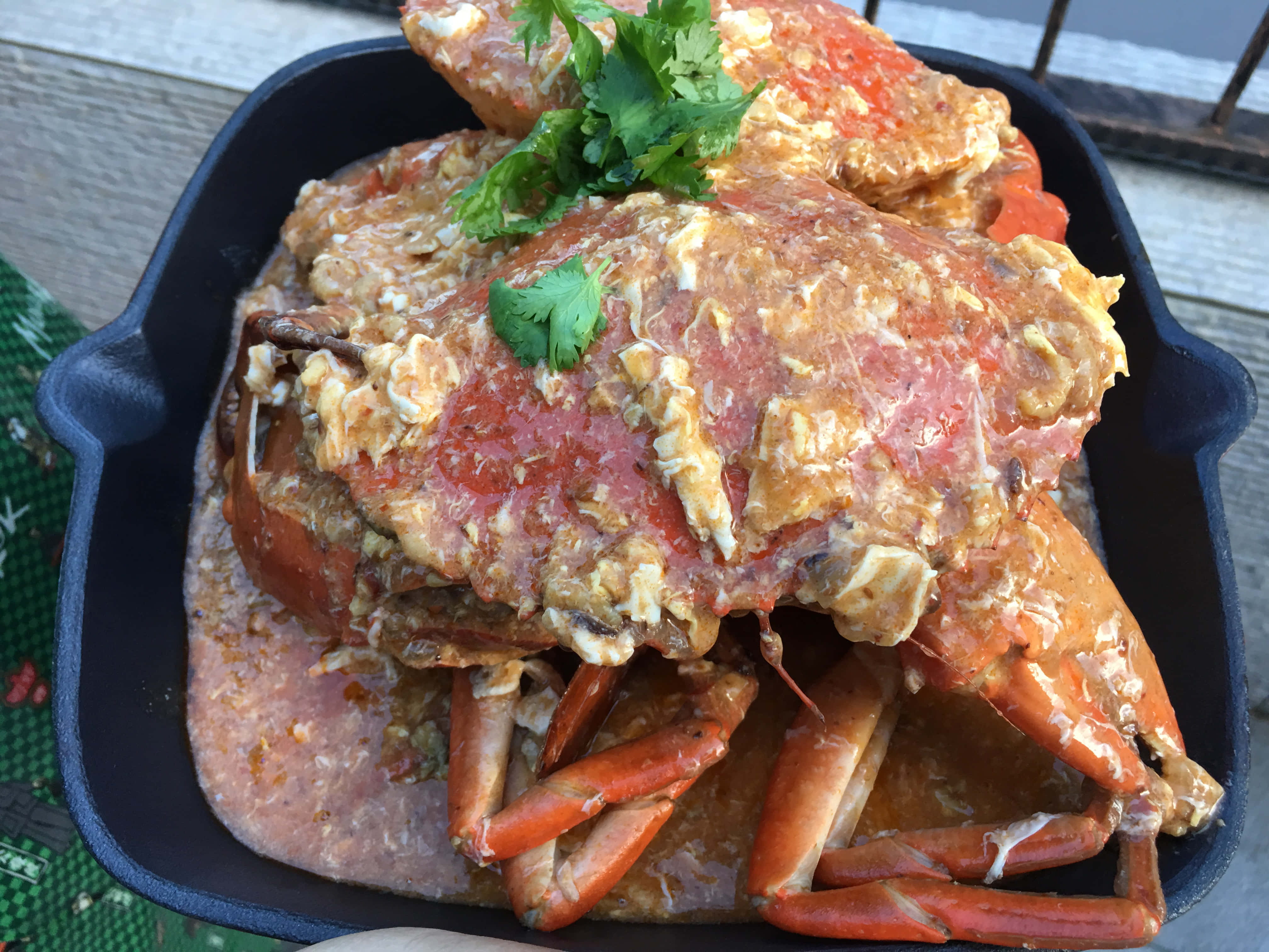 cast iron skillet, crab legs, crab meat, 4K Desktop Wallpaper