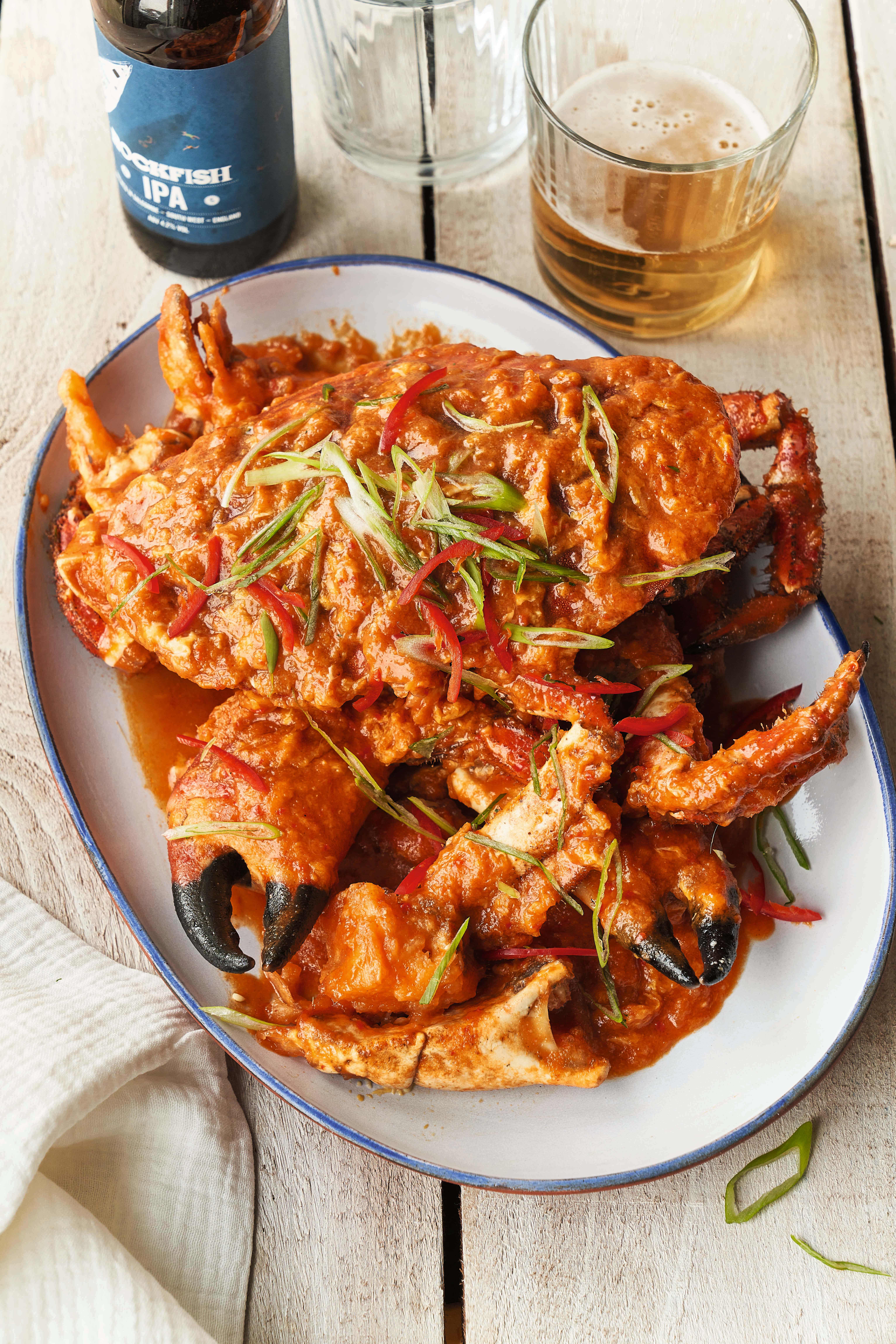 Chilli Crab, beer, rustic wooden table, 8K Phone Wallpaper