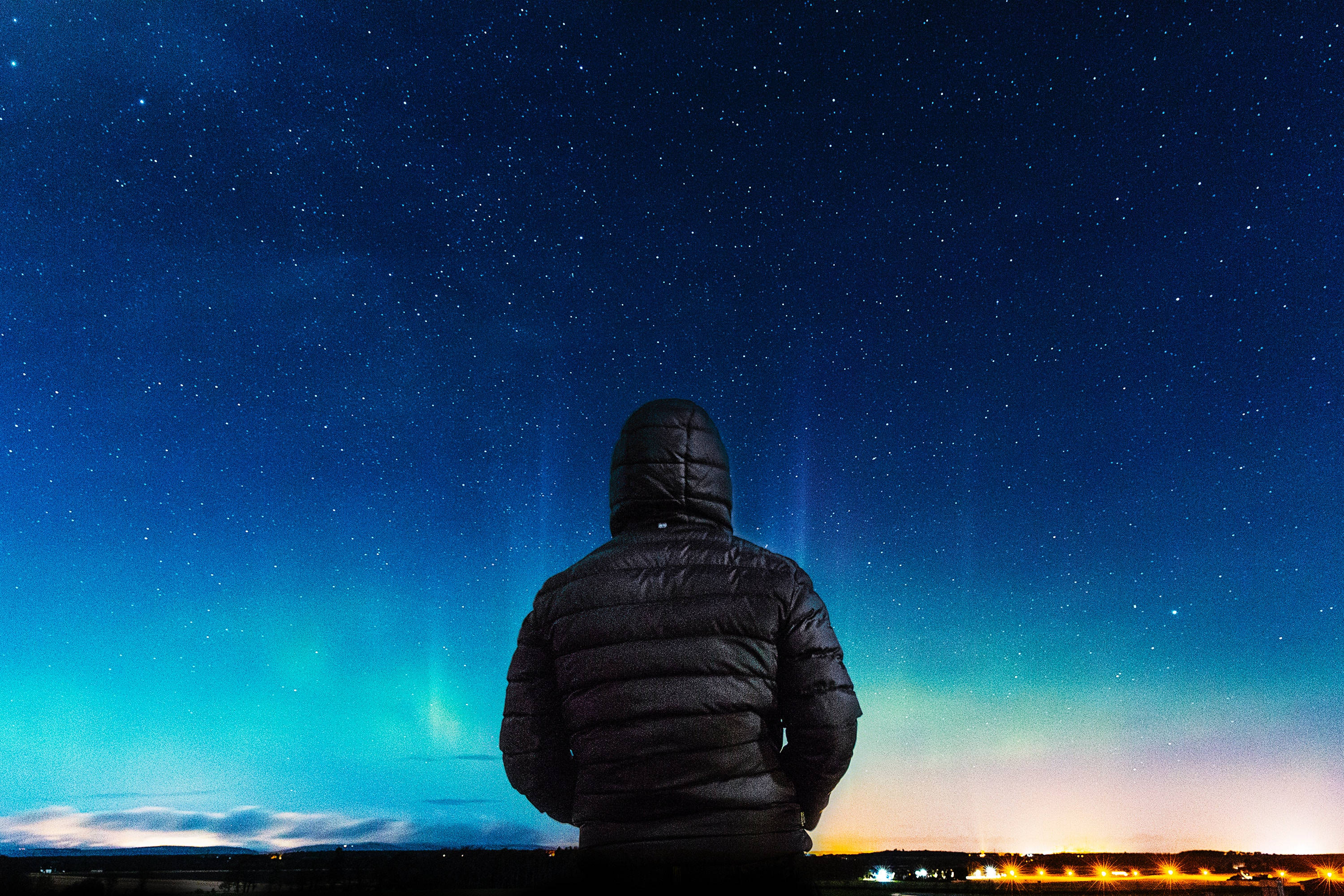 aurora borealis, starry sky, distant town, 2K Desktop Wallpaper