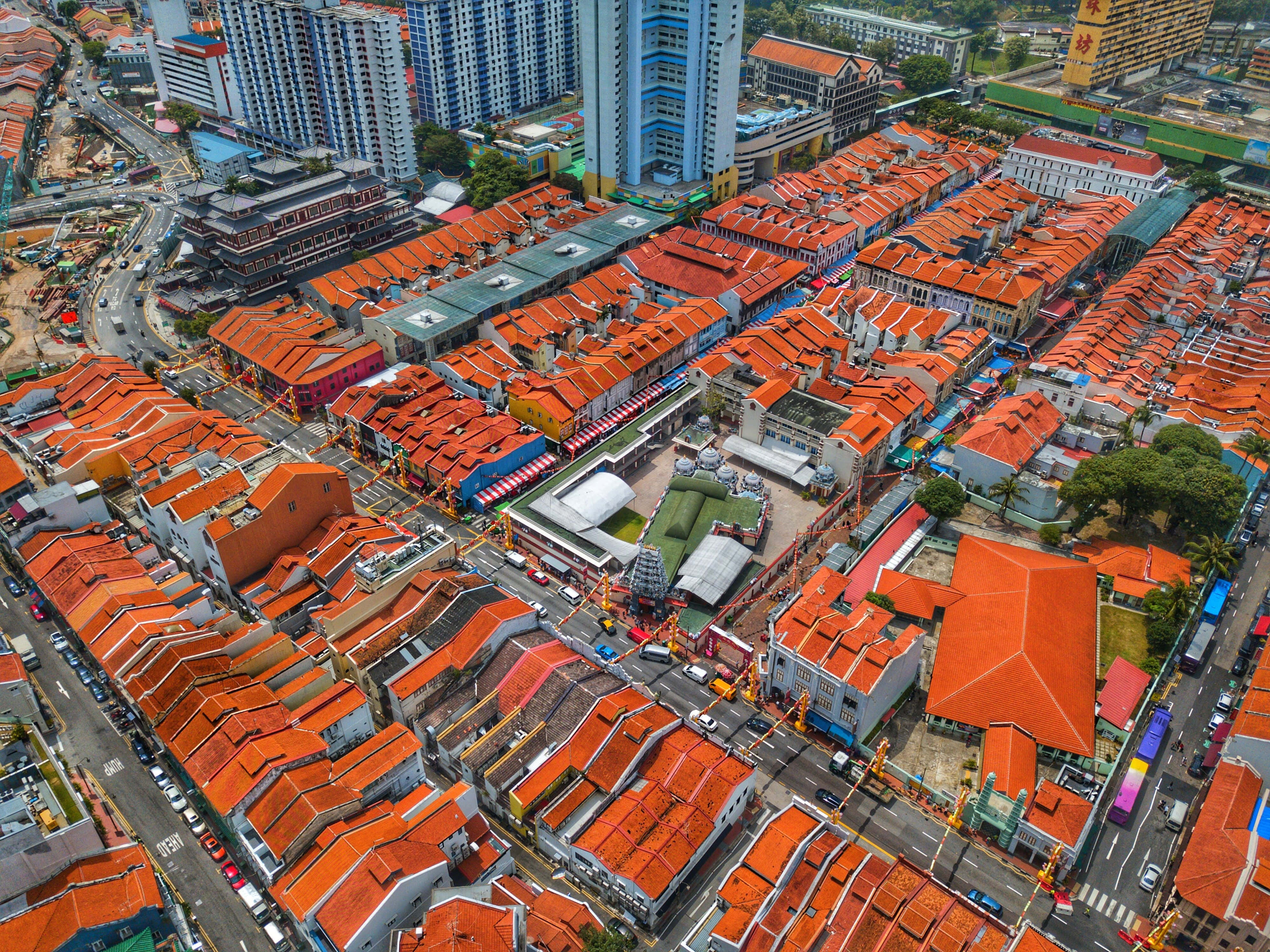 Chinatown Singapore, terracotta rooftops, modern high-rises, 4K Desktop Wallpaper