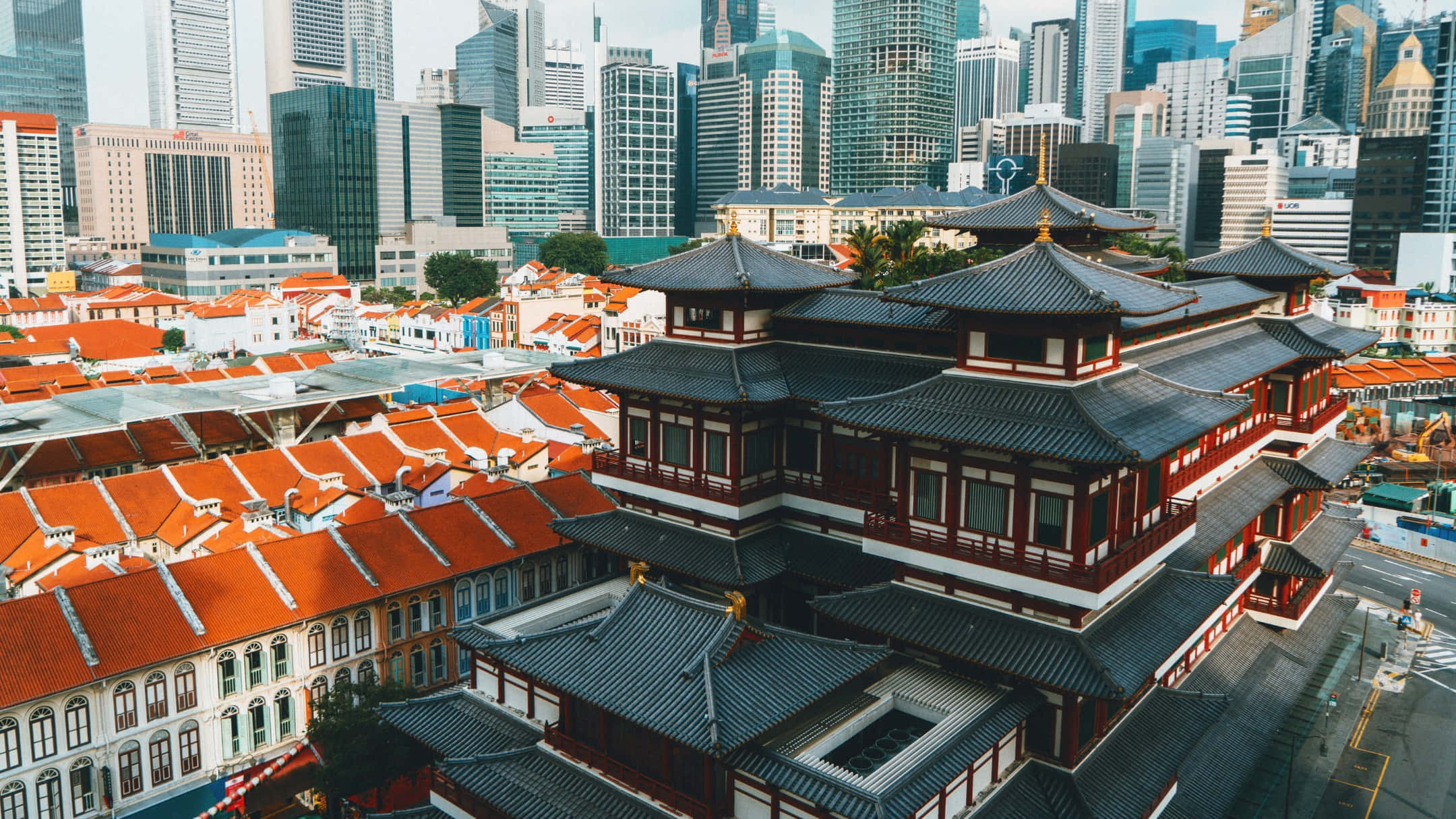 Chinatown Singapore, traditional Chinese temple, dark tiled roofs, Full HD Desktop Wallpaper