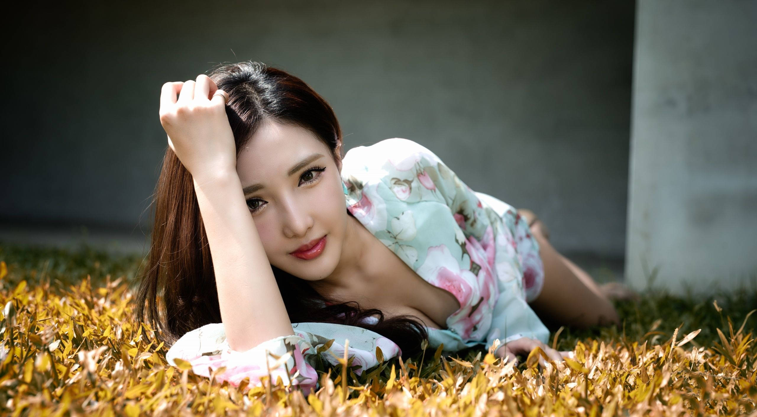 Chinese Girl, floral blouse, golden grass, 2K Desktop Wallpaper