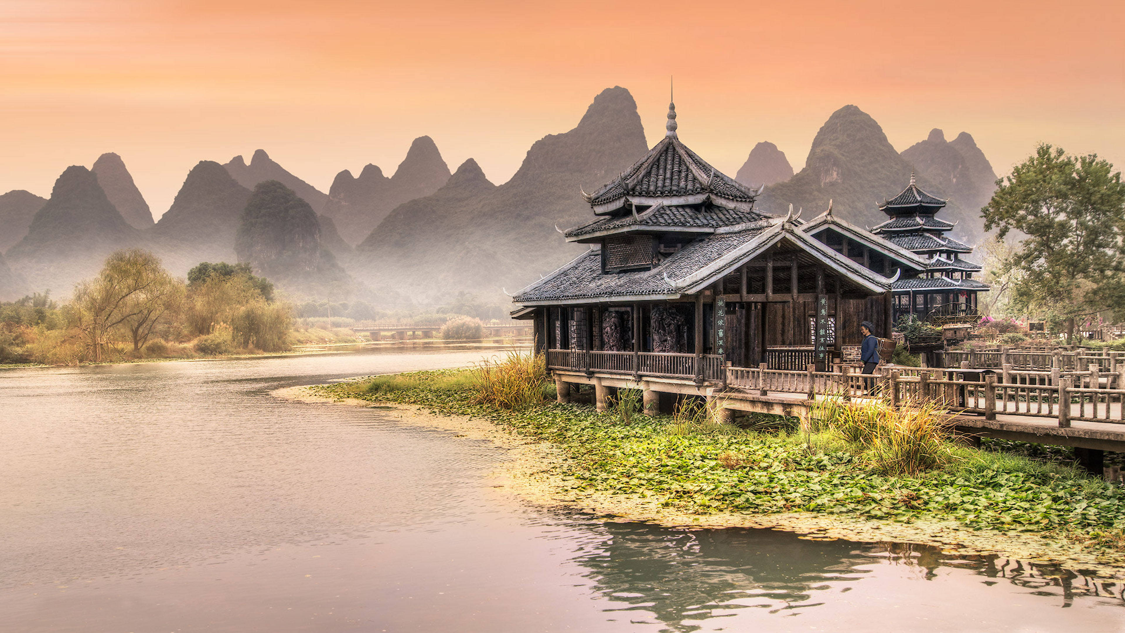 Chinese House, traditional wooden pavilion, tiered roofs, 4K Desktop Wallpaper