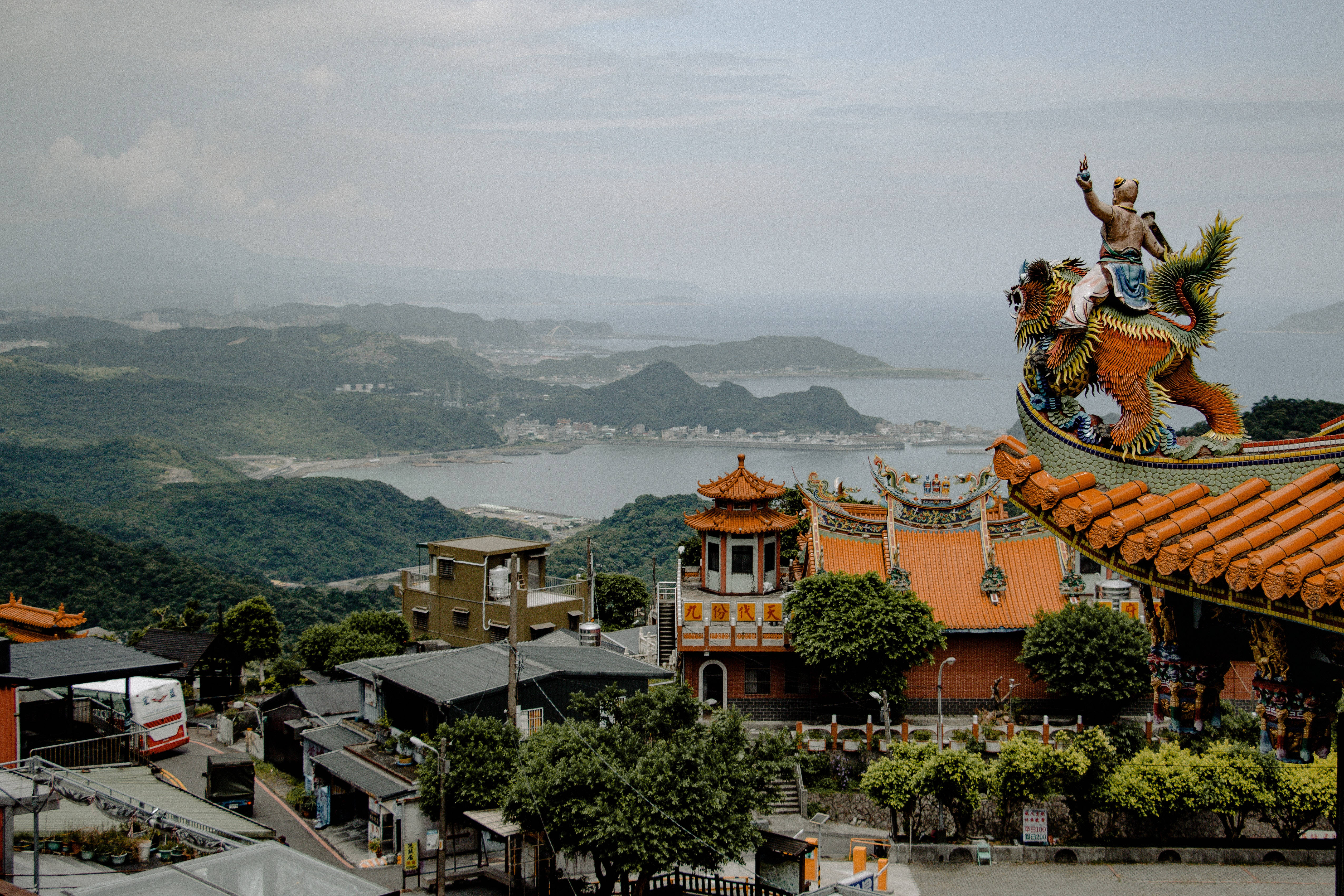 Chinese House, traditional temple, ornate orange roofs, 4K Desktop Wallpaper