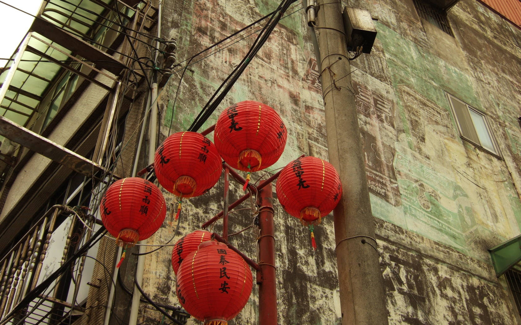 red lanterns, Chinese House, urban alleyway, HD Desktop Wallpaper