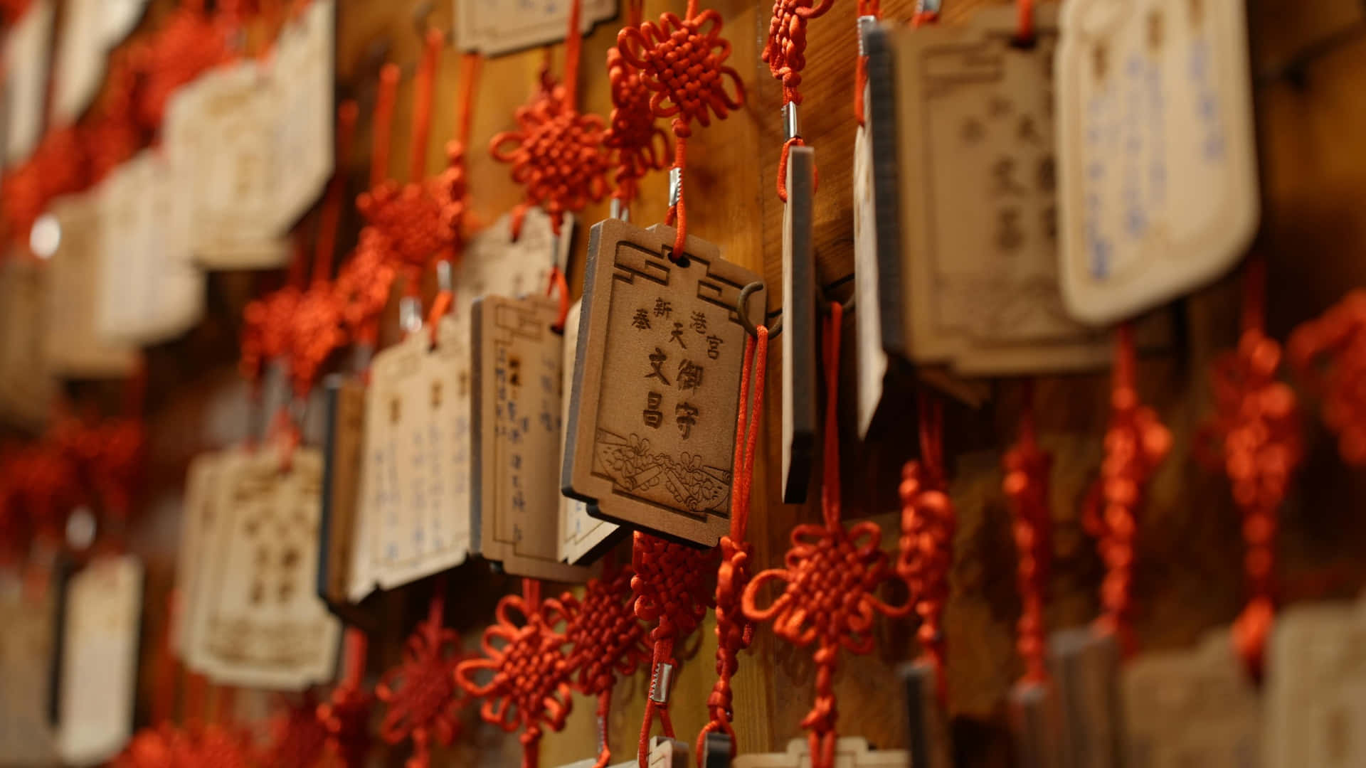 Chinese Knots, wooden prayer plaques, Chinese characters, Full HD Desktop Wallpaper