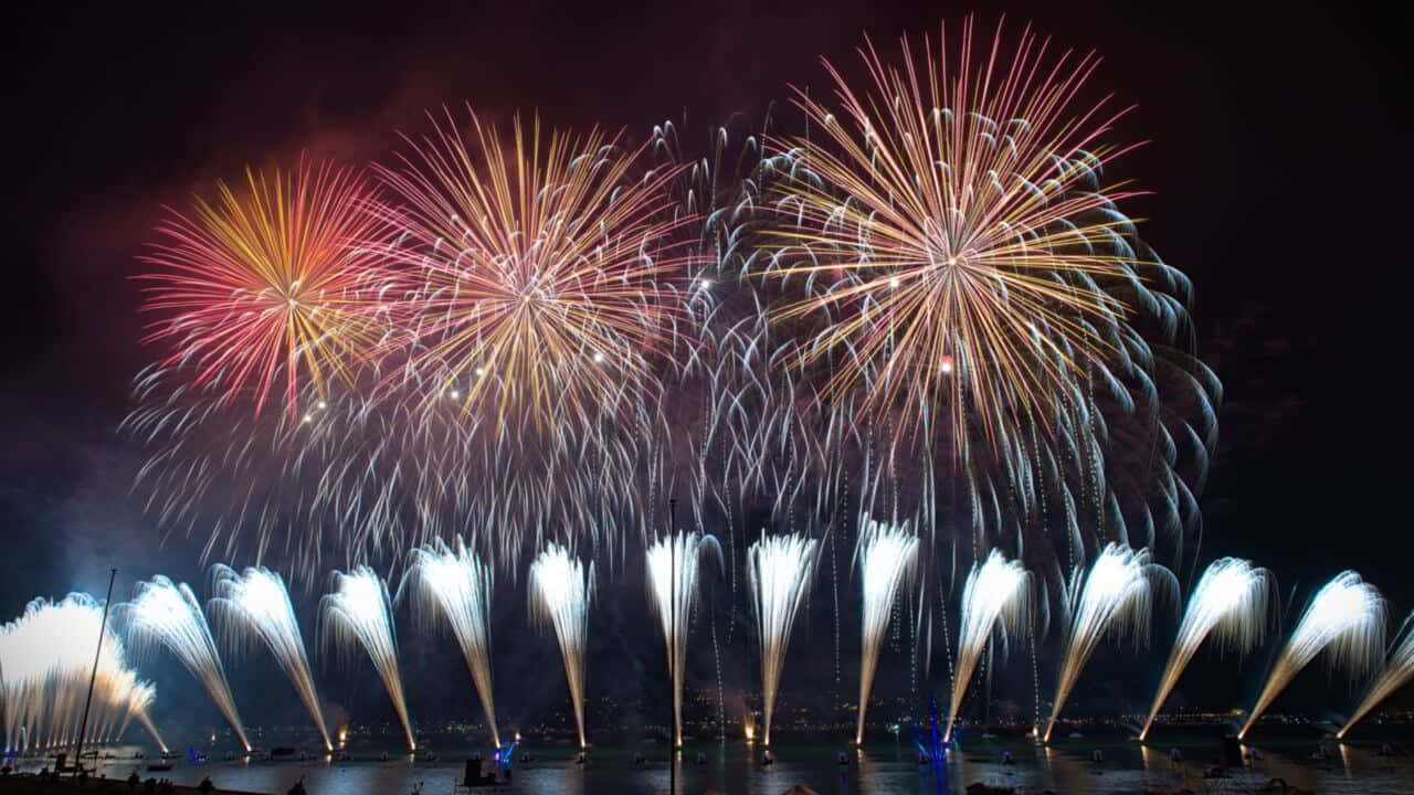 Chinese New Year 2022, fireworks, fountain, HD Desktop Wallpaper