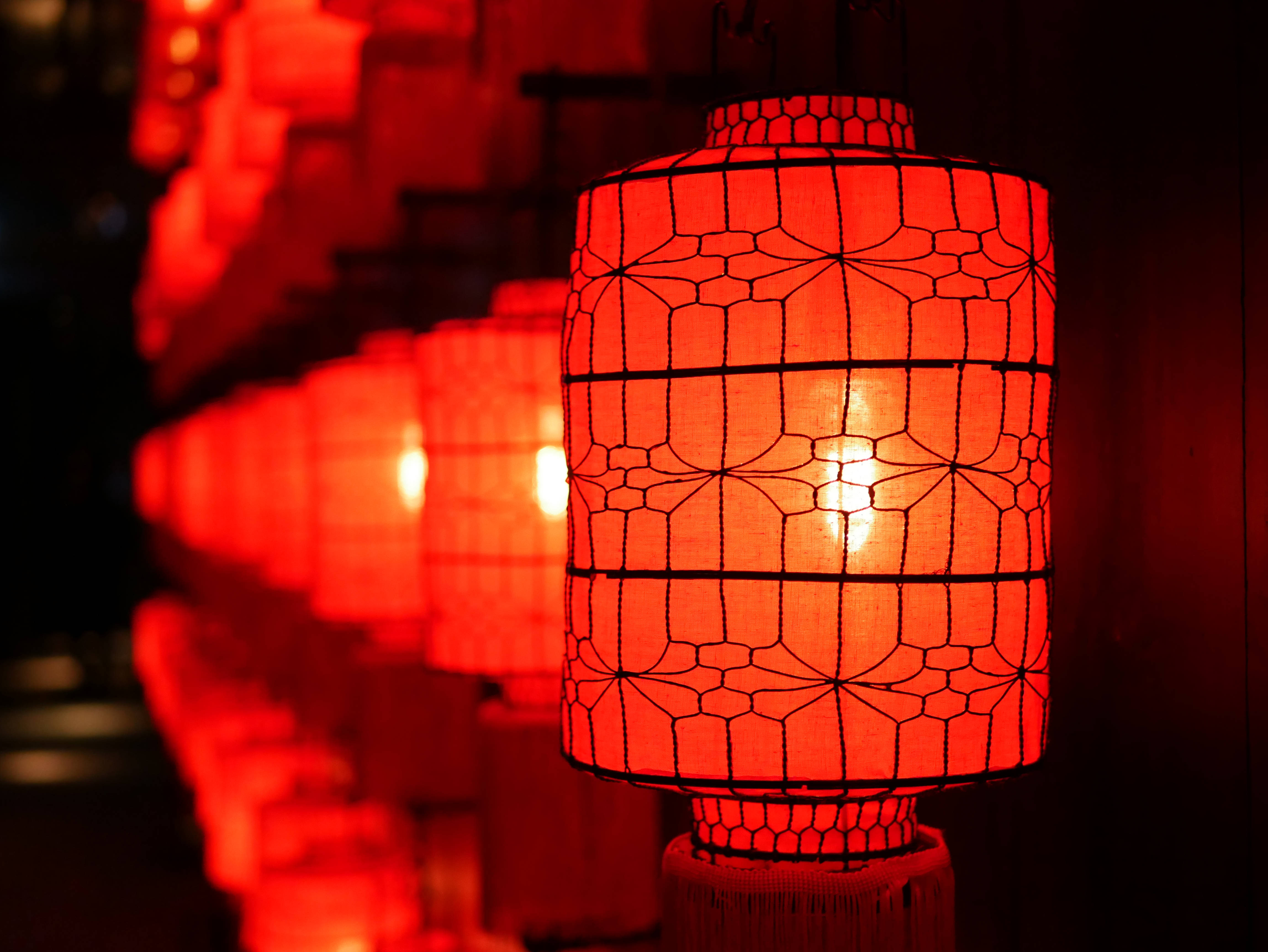Chinese New Year, red lanterns, black wire frames, 4K Desktop Wallpaper